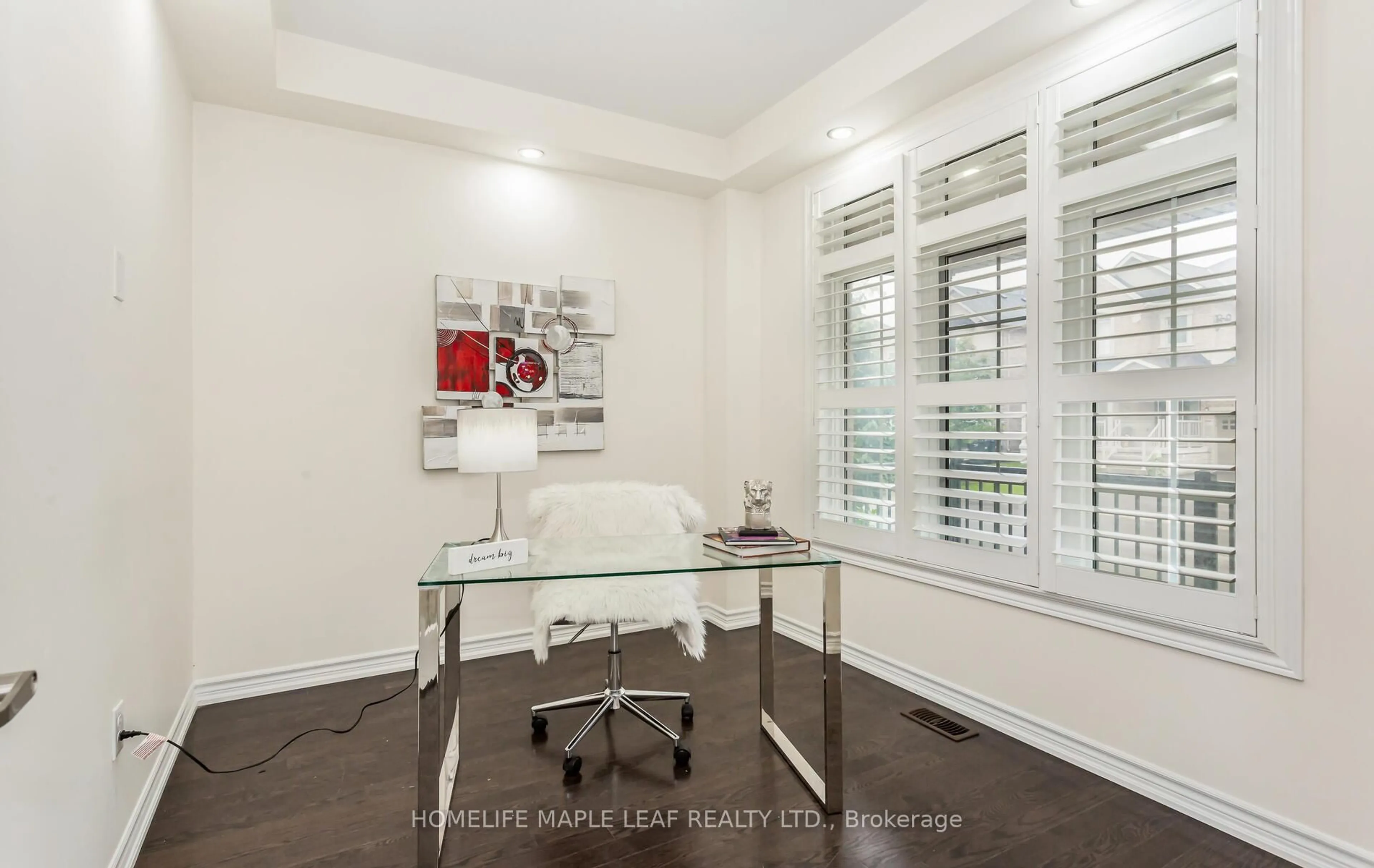A pic of a room for 11 Cloverhaven Rd, Brampton Ontario L6P 4E4