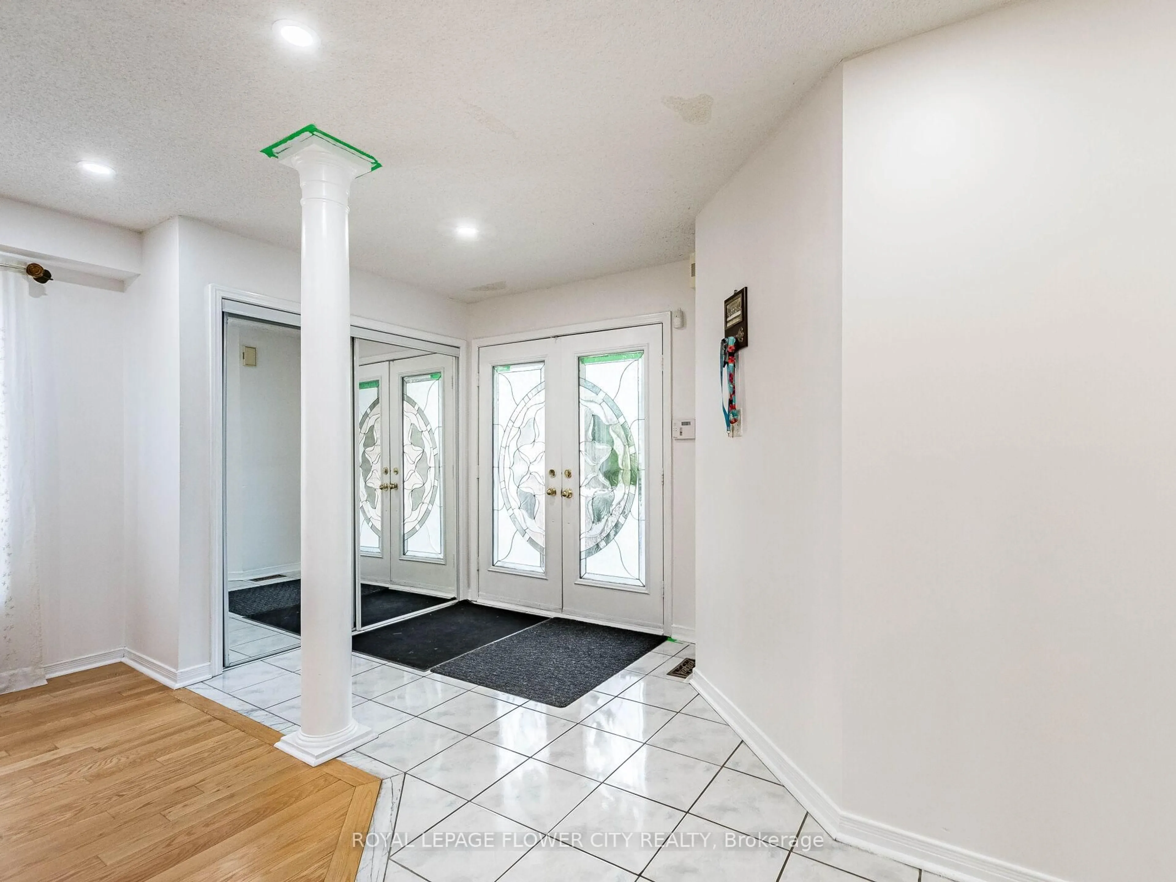 Indoor entryway for 58 Pertosa Dr, Brampton Ontario L6X 4W8