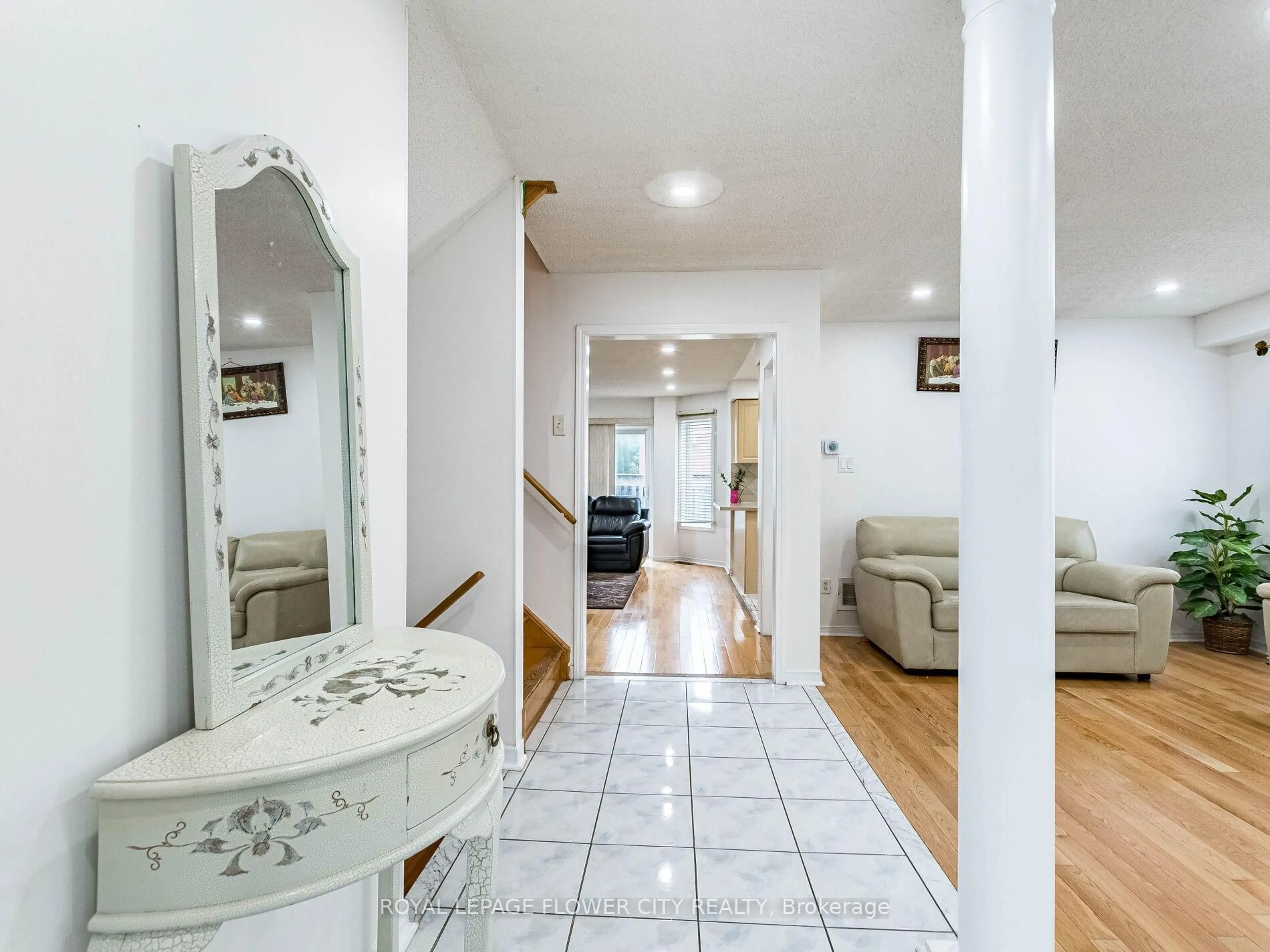 Indoor entryway for 58 Pertosa Dr, Brampton Ontario L6X 4W8