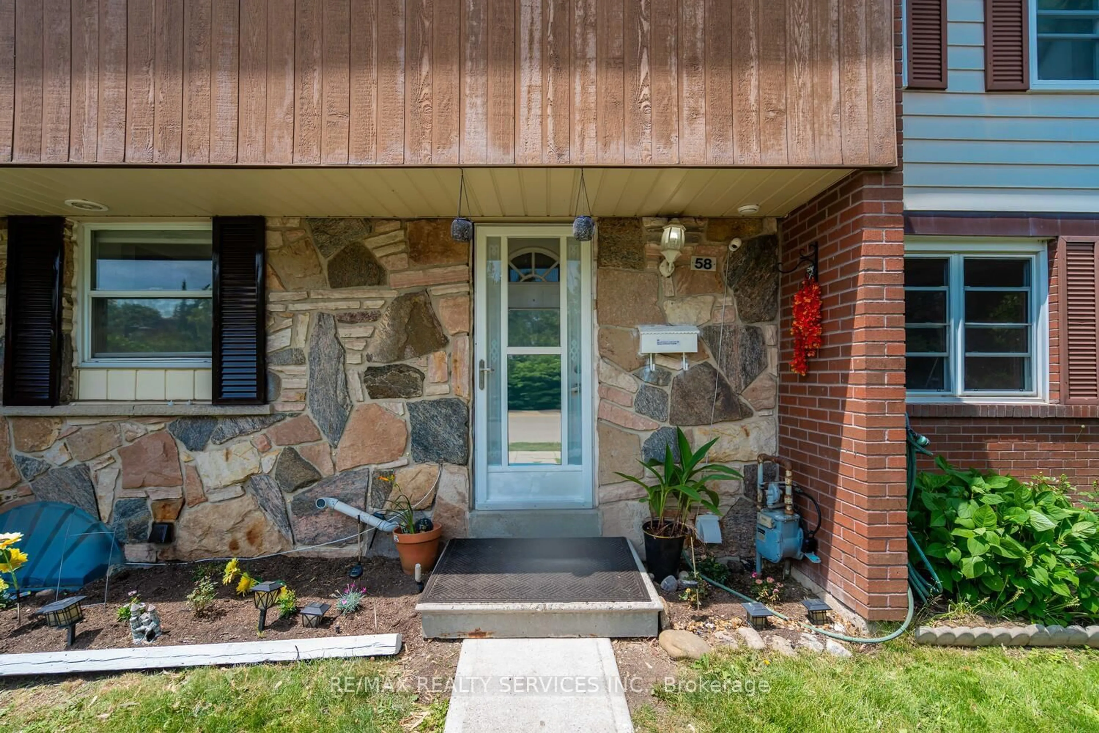 Unknown for 2825 Gananoque Dr #58, Mississauga Ontario L5N 1V6