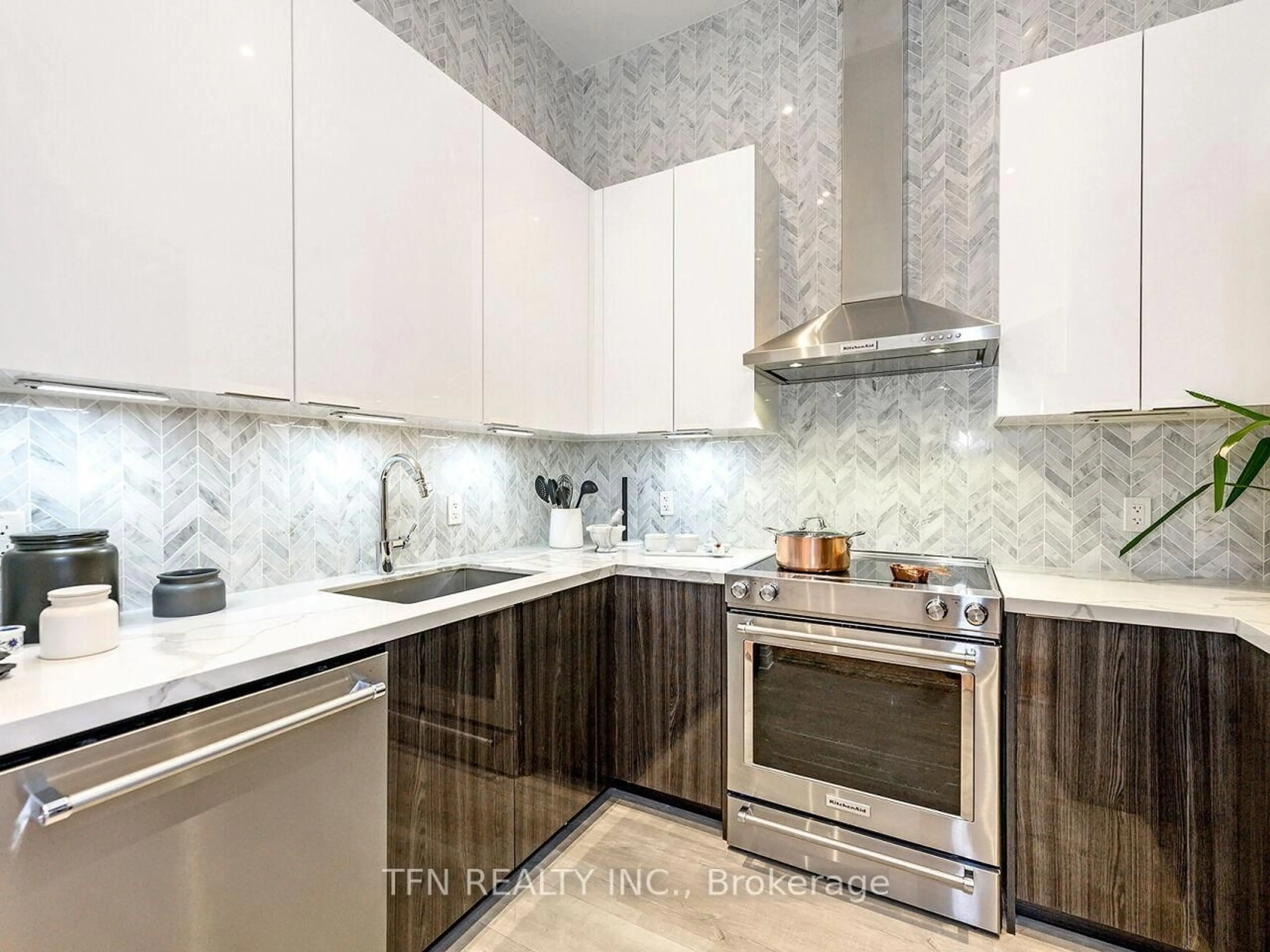 Contemporary kitchen, ceramic/tile floor for 20 Shore Breeze Dr #M5, Toronto Ontario M8V 0C7