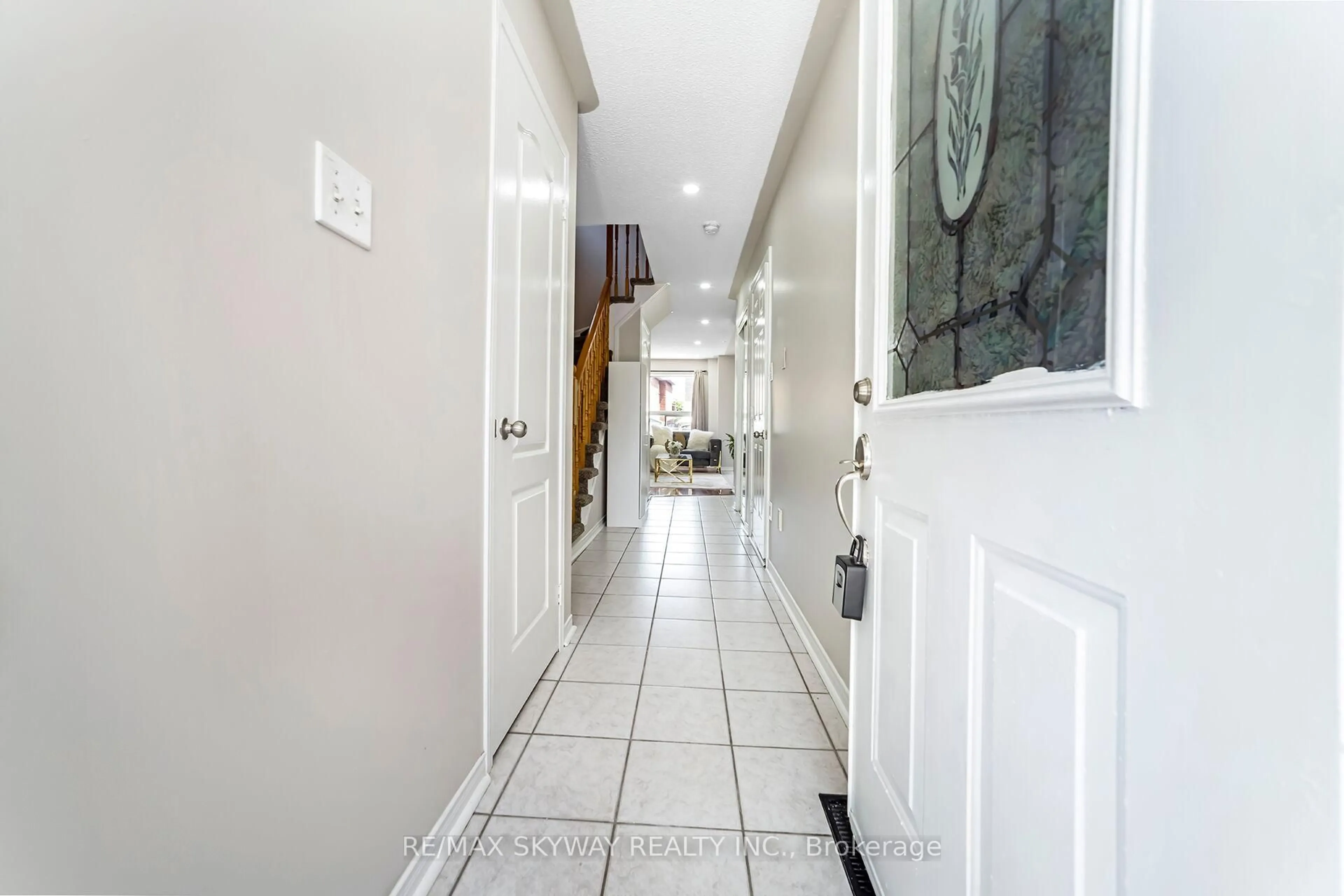 Indoor foyer for 13 Ozner Crt, Brampton Ontario L6X 4Y9