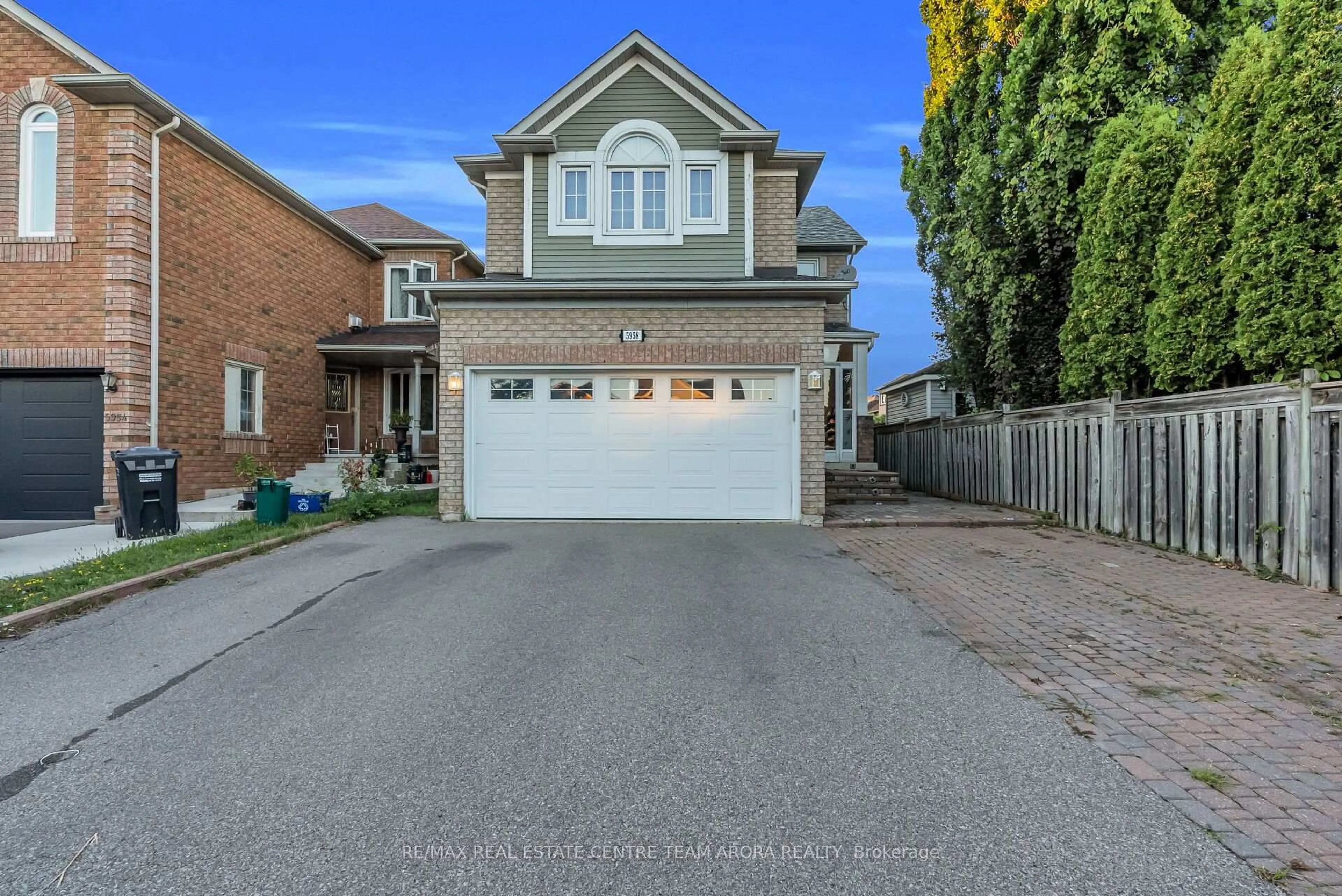 Unknown for 5958 Mersey St, Mississauga Ontario L5V 1W1