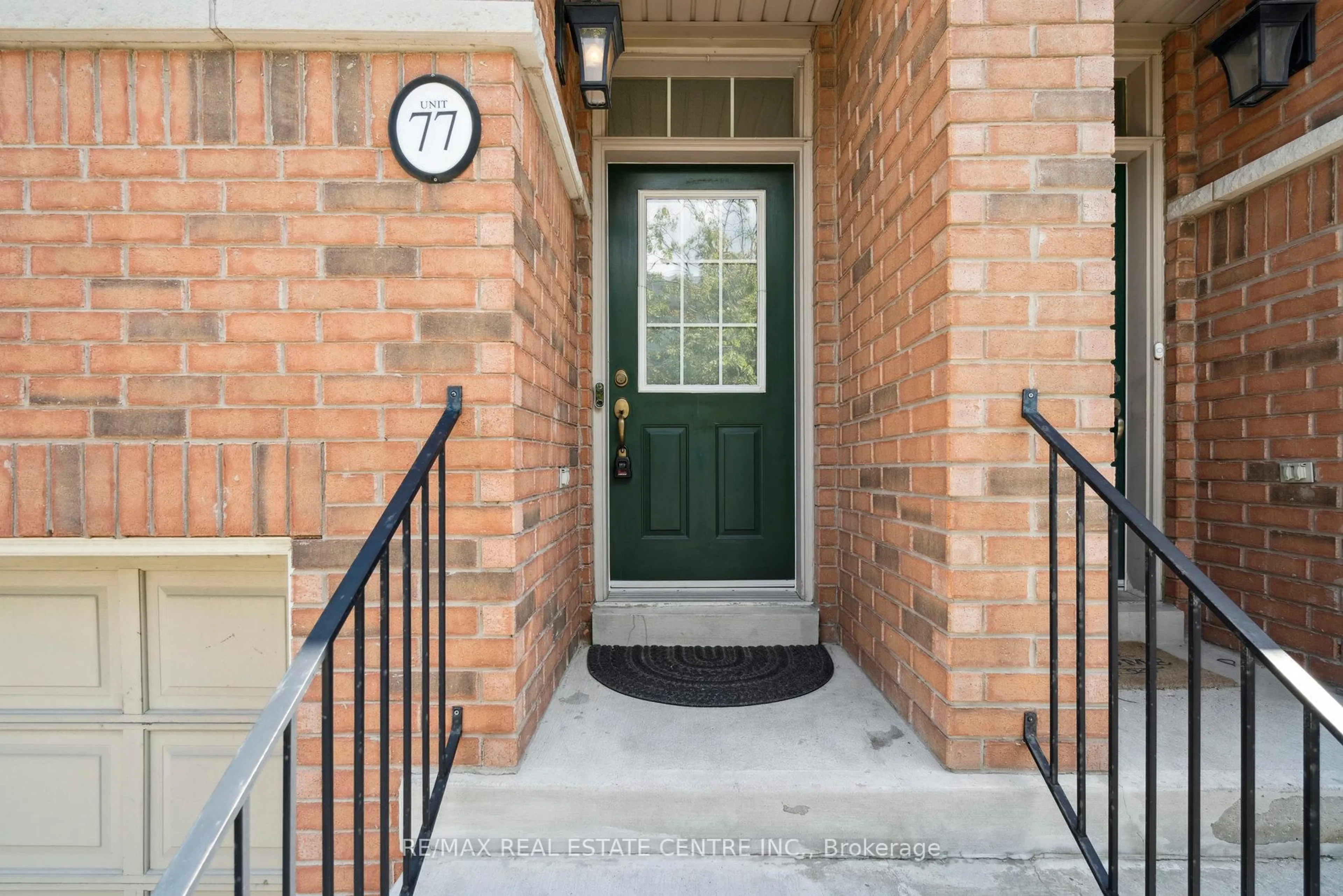 Indoor entryway for 4950 Albina Way #77, Mississauga Ontario L4Z 4J5