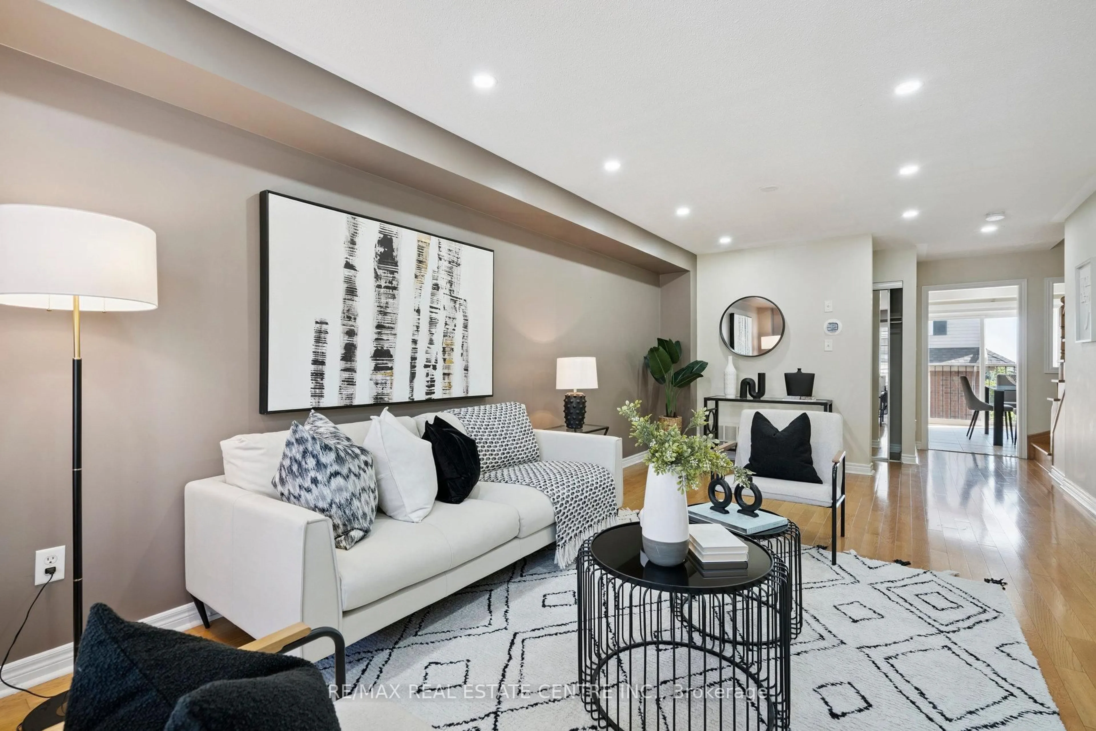 Living room with furniture, unknown for 4950 Albina Way #77, Mississauga Ontario L4Z 4J5