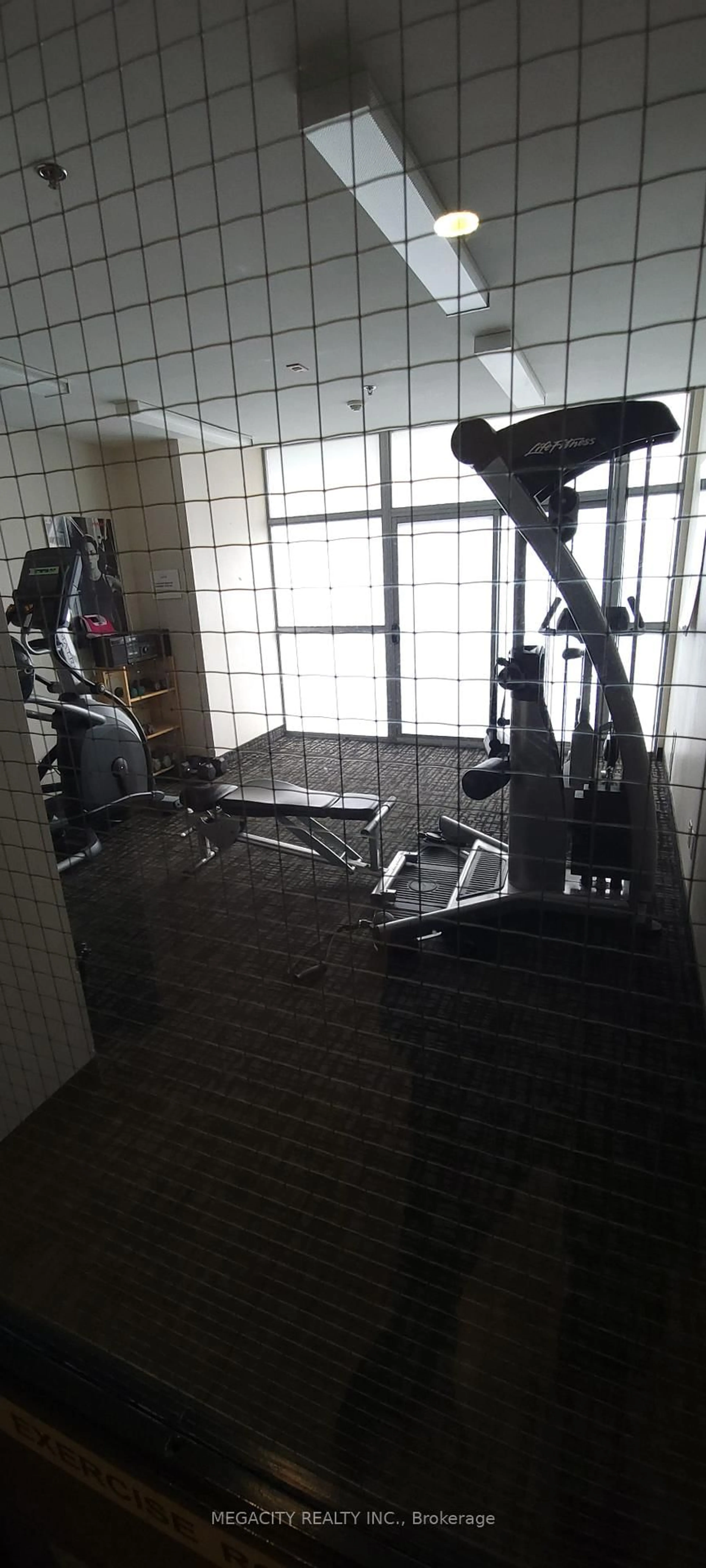 Gym or fitness room for 2464 Weston Rd #401, Toronto Ontario M9N 0A2