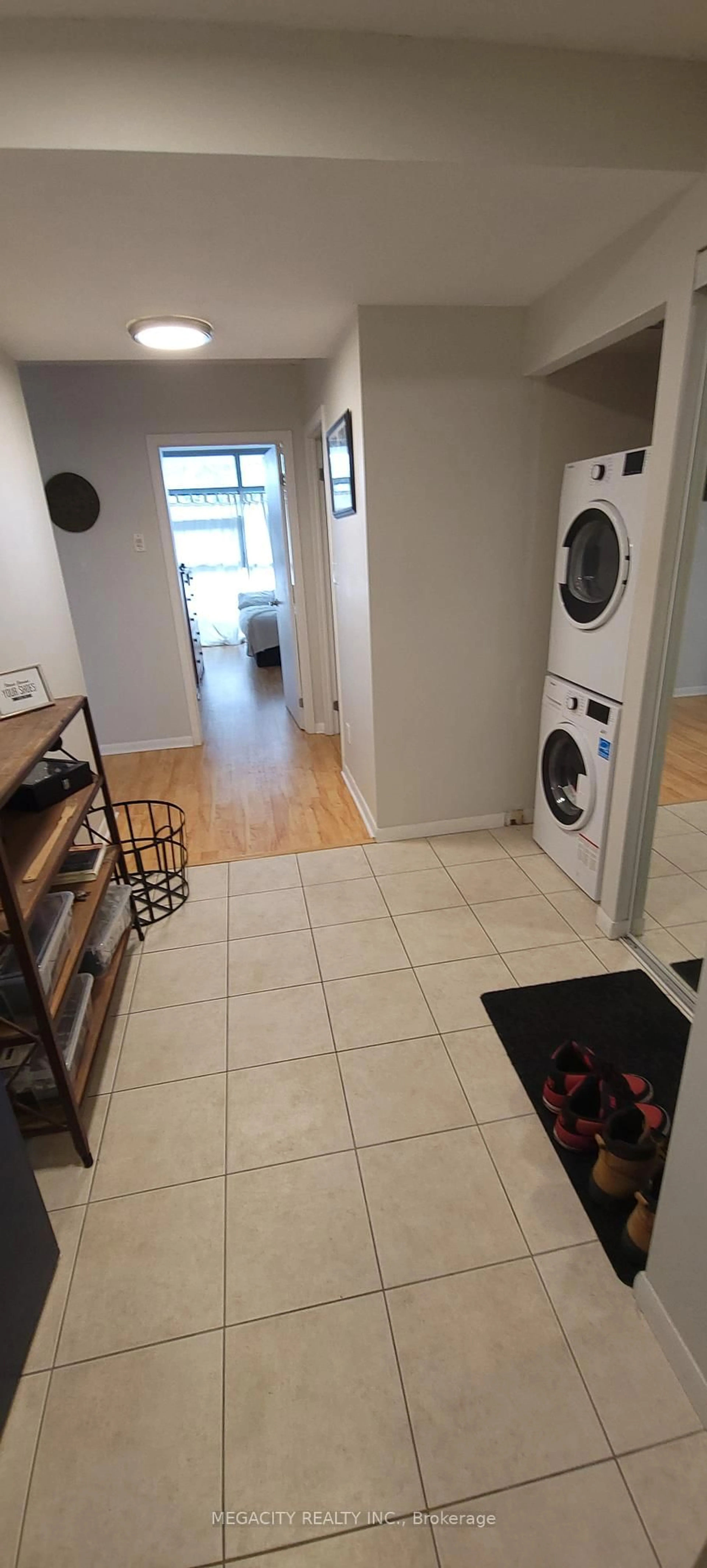 Unknown for 2464 Weston Rd #401, Toronto Ontario M9N 0A2