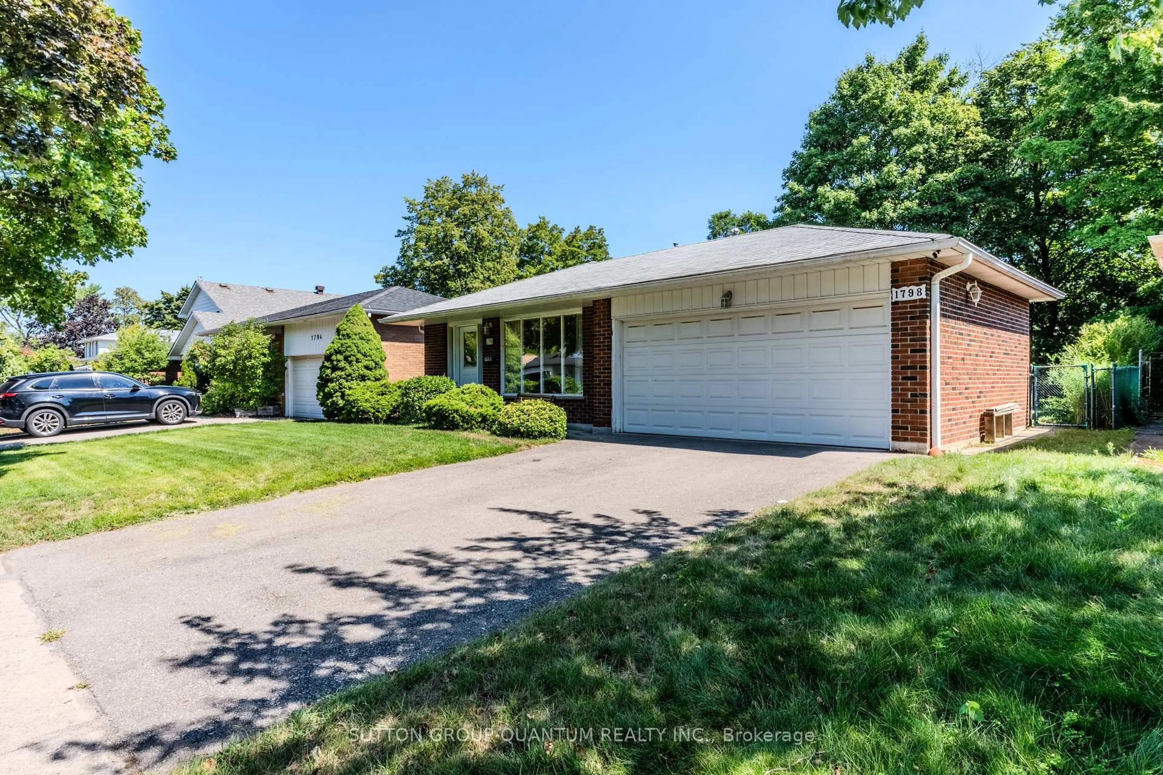 Home with brick exterior material, street for 1798 Medallion Crt, Mississauga Ontario L5J 2L7