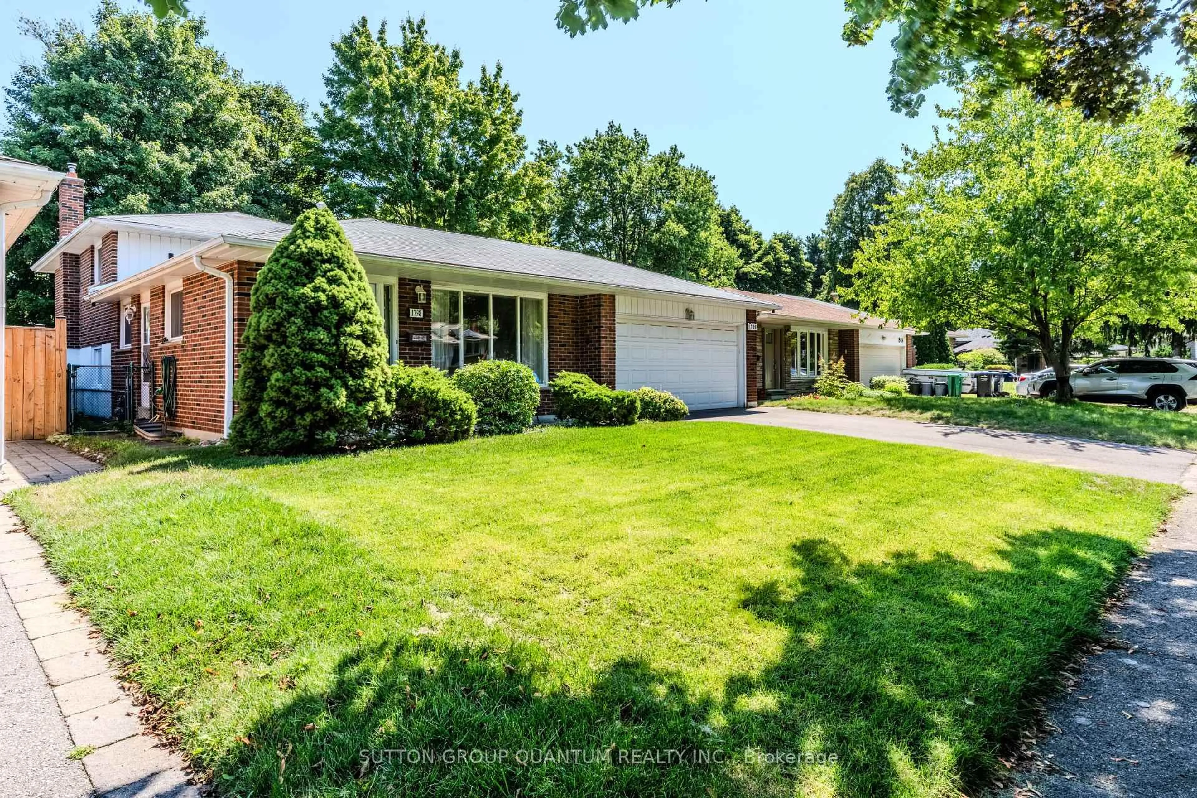 Home with brick exterior material, street for 1798 Medallion Crt, Mississauga Ontario L5J 2L7