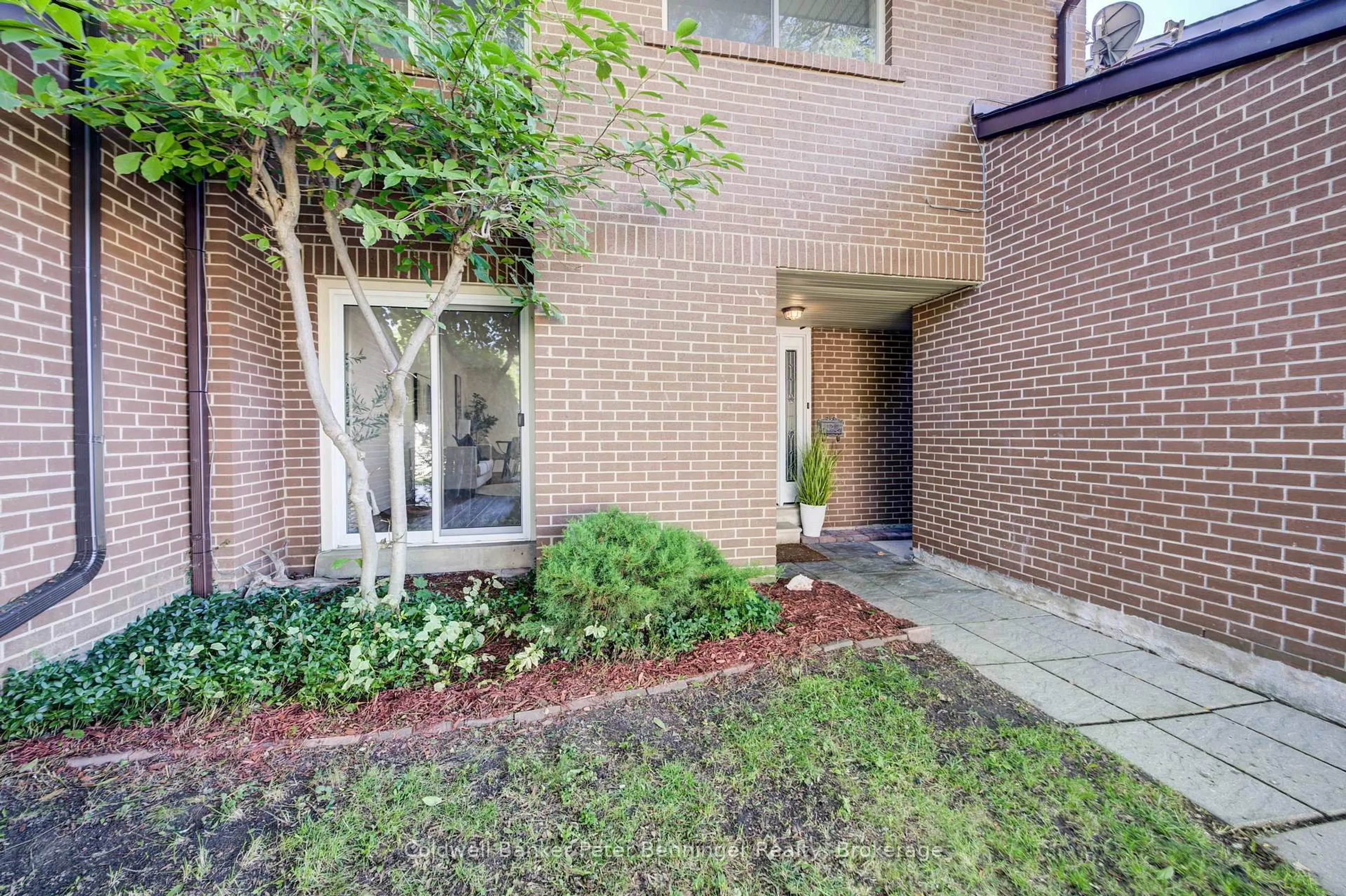 Unknown for 161 Satok Cres, Milton Ontario L9T 3N9