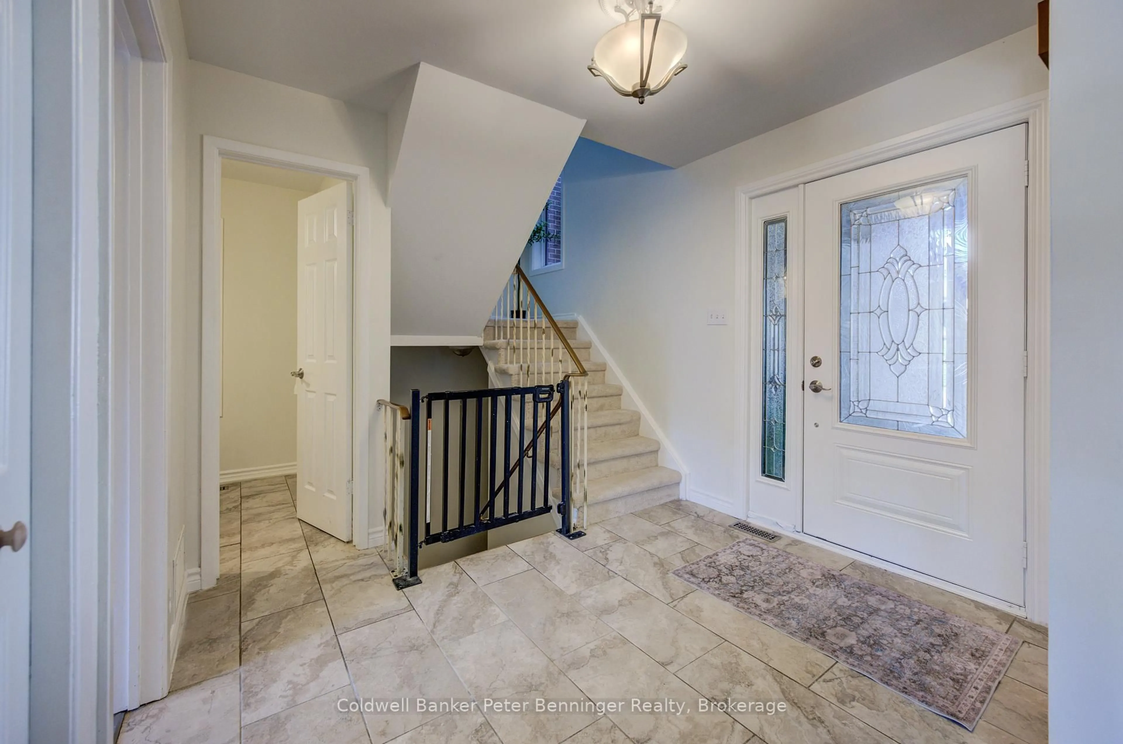 Indoor entryway for 161 Satok Cres, Milton Ontario L9T 3N9
