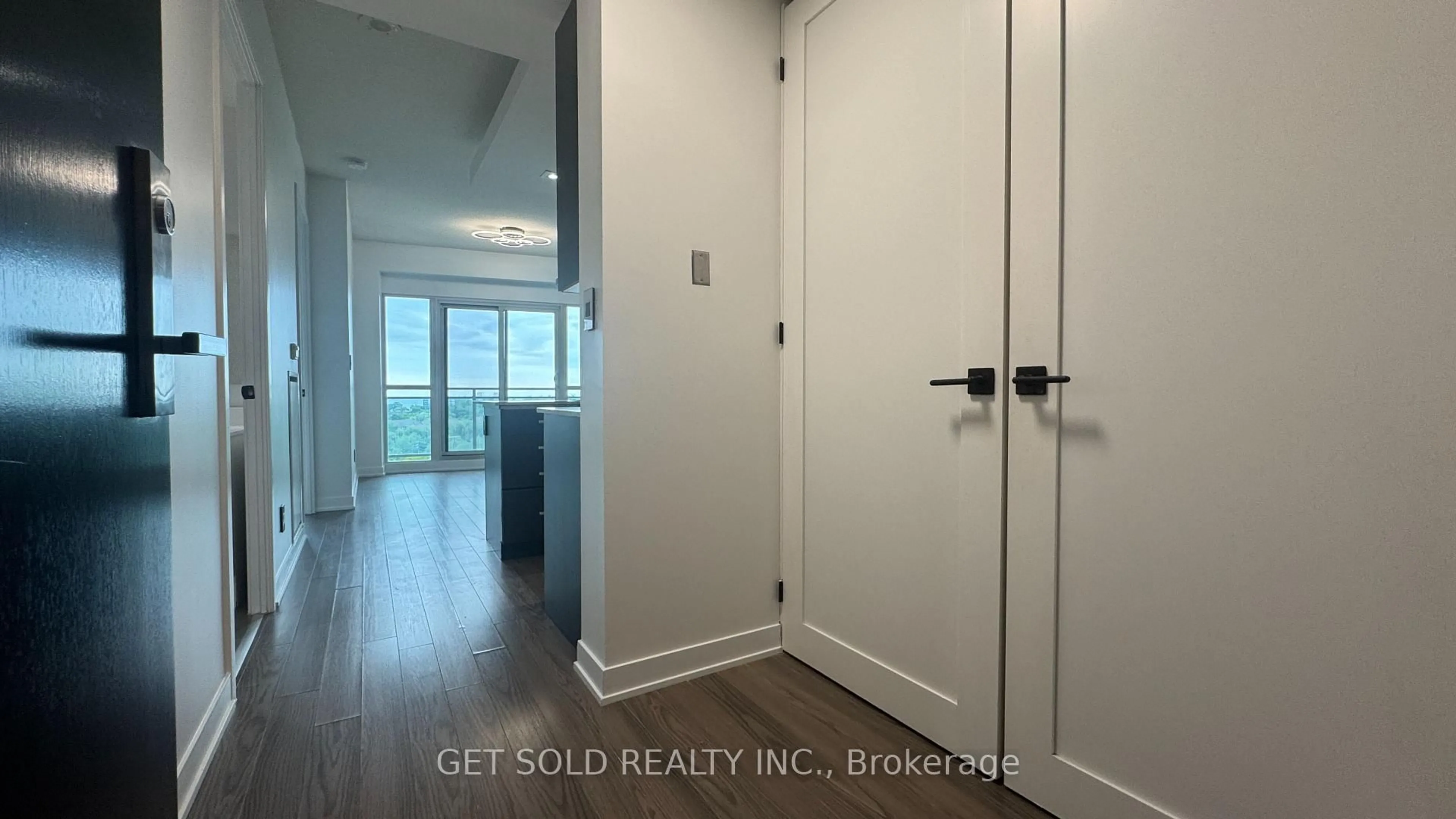 Indoor entryway for 165 Legion Rd #730, Toronto Ontario M8Y 0B3