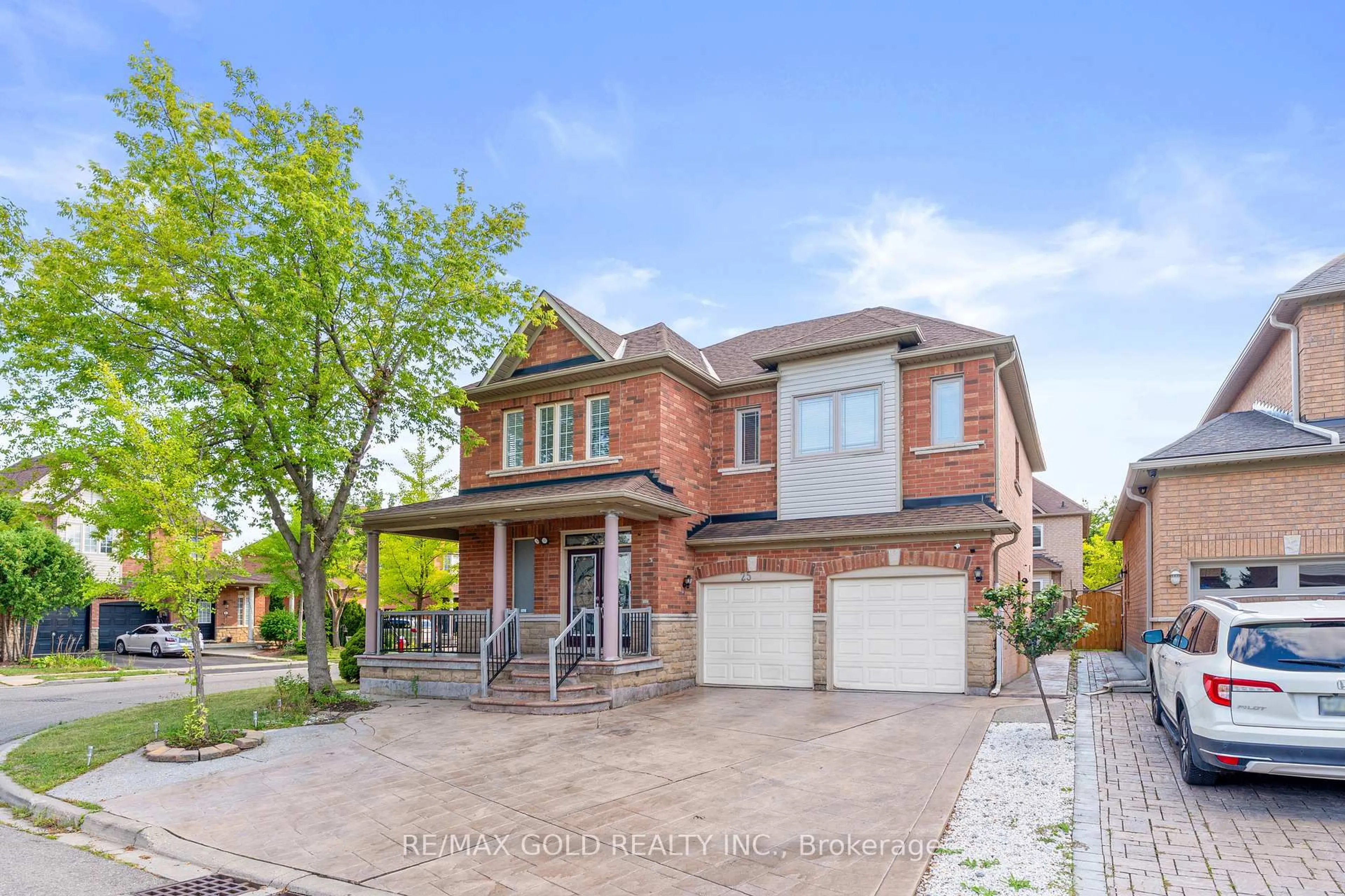 Home with brick exterior material, street for 25 Castle Mountain Dr, Brampton Ontario L6R 2W9