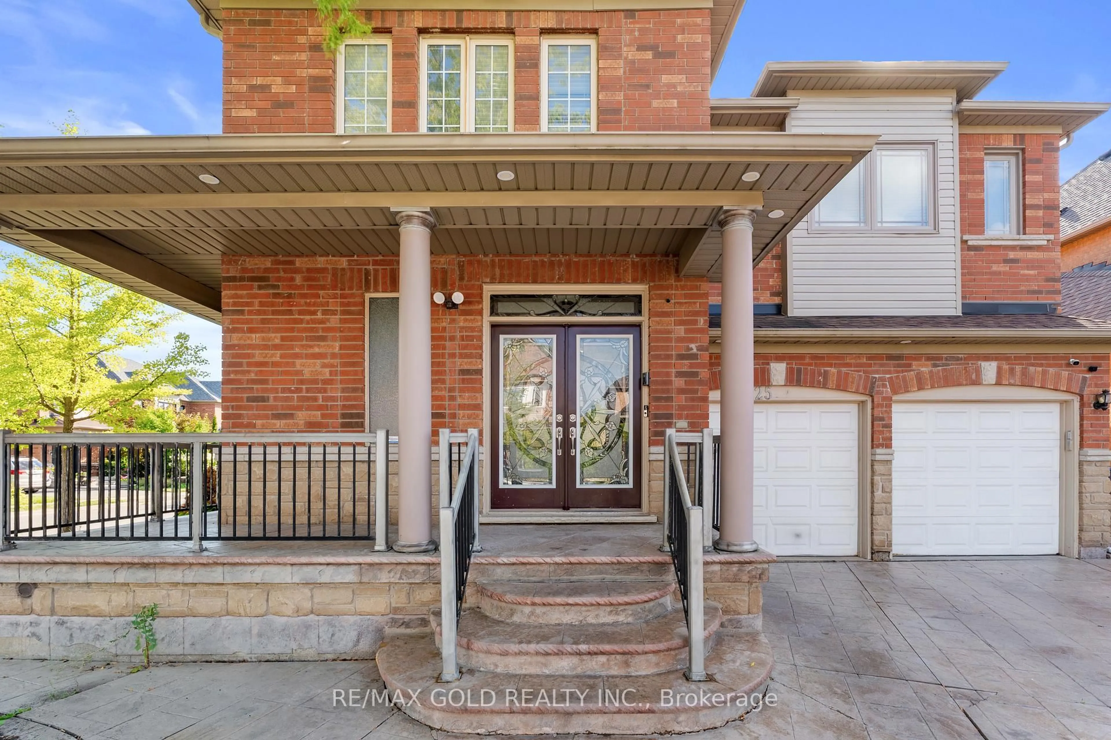 Home with brick exterior material, street for 25 Castle Mountain Dr, Brampton Ontario L6R 2W9