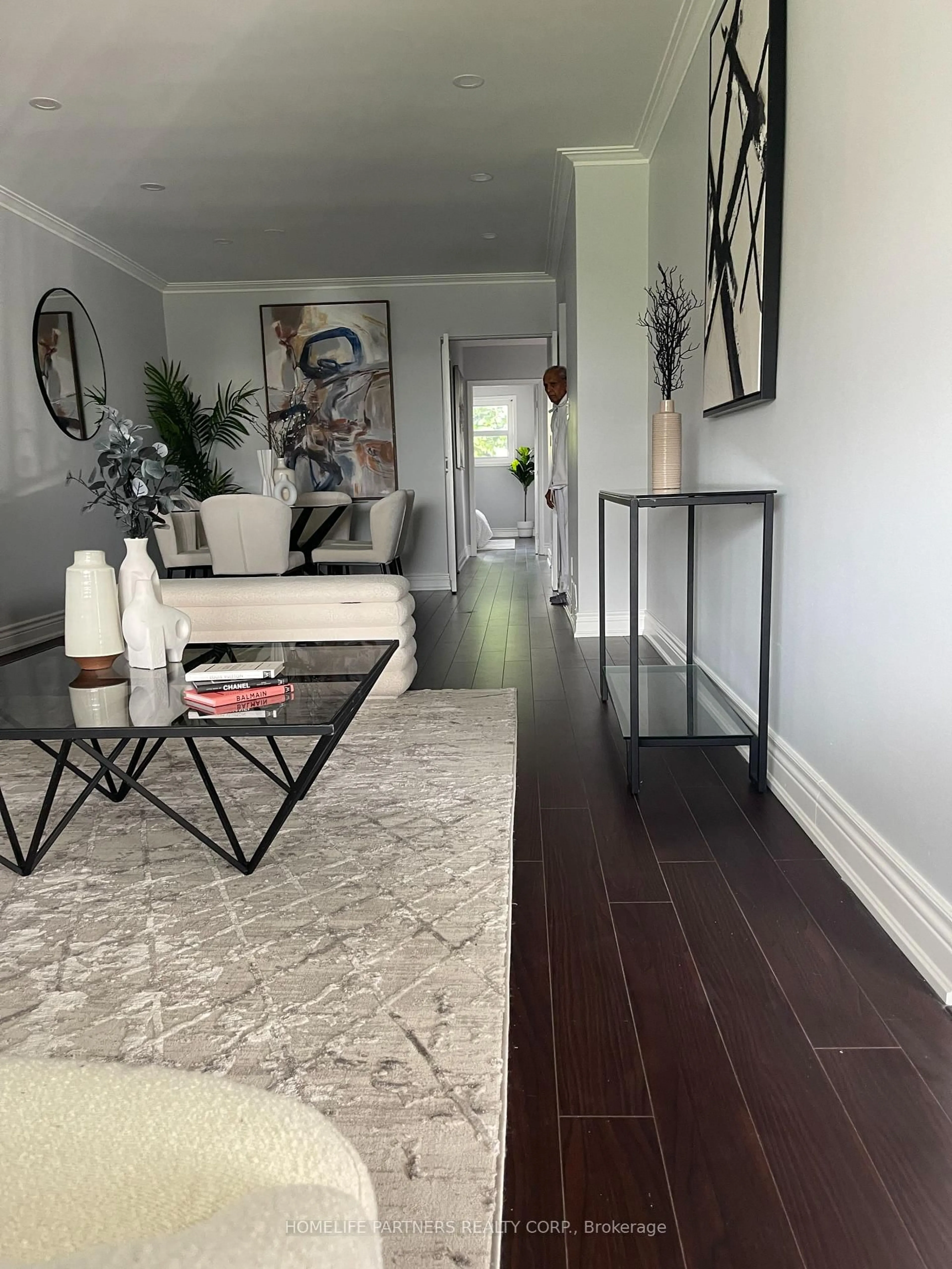 Indoor entryway for 50 Hasbrooke Dr, Toronto Ontario M9L 1A1