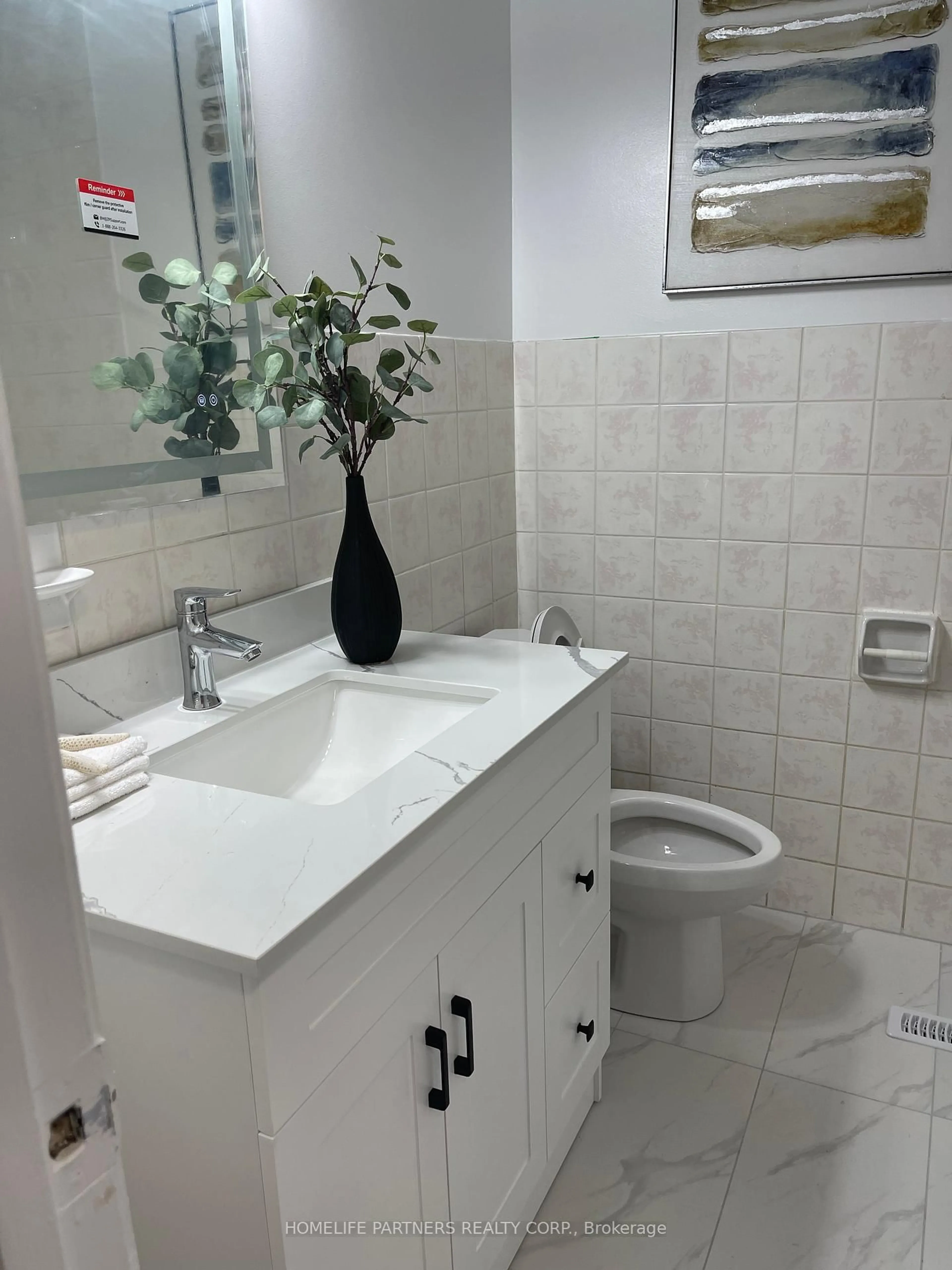 Standard bathroom, ceramic/tile floor for 50 Hasbrooke Dr, Toronto Ontario M9L 1A1