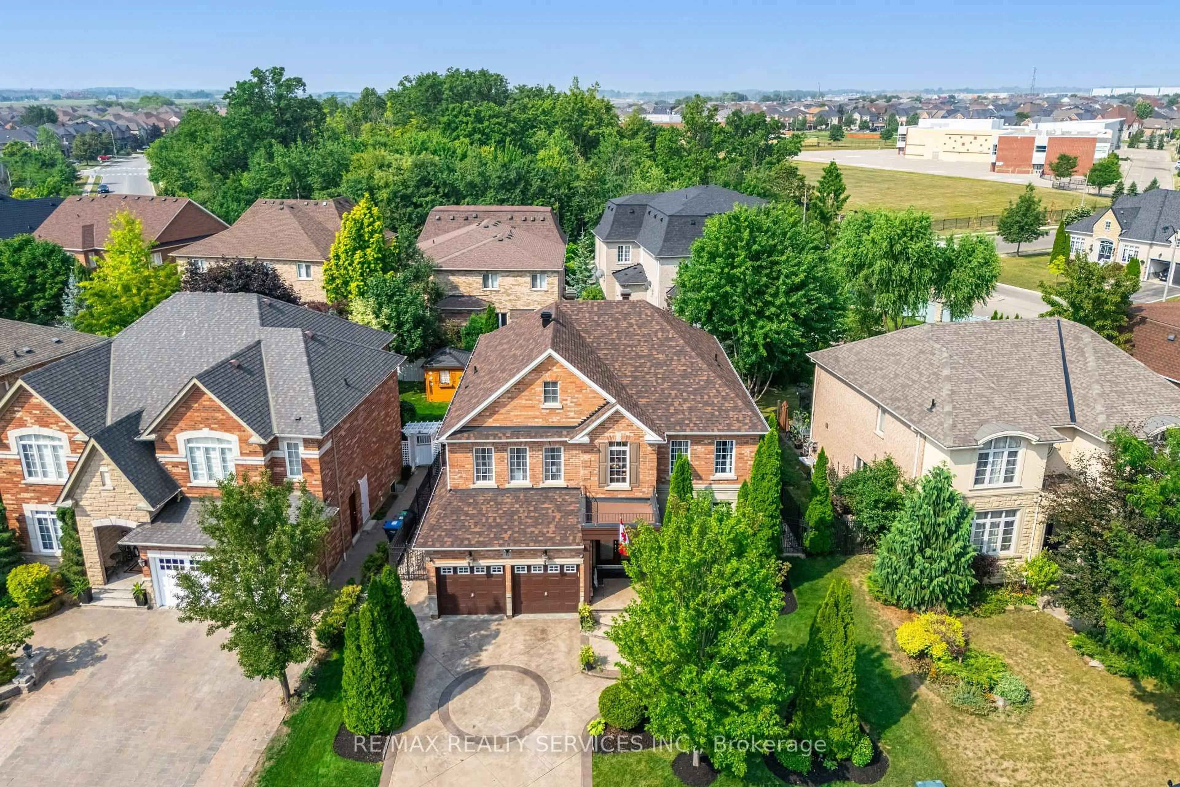A pic from outside/outdoor area/front of a property/back of a property/a pic from drone, street for 6 Hugo Rd, Brampton Ontario L6P 1W4