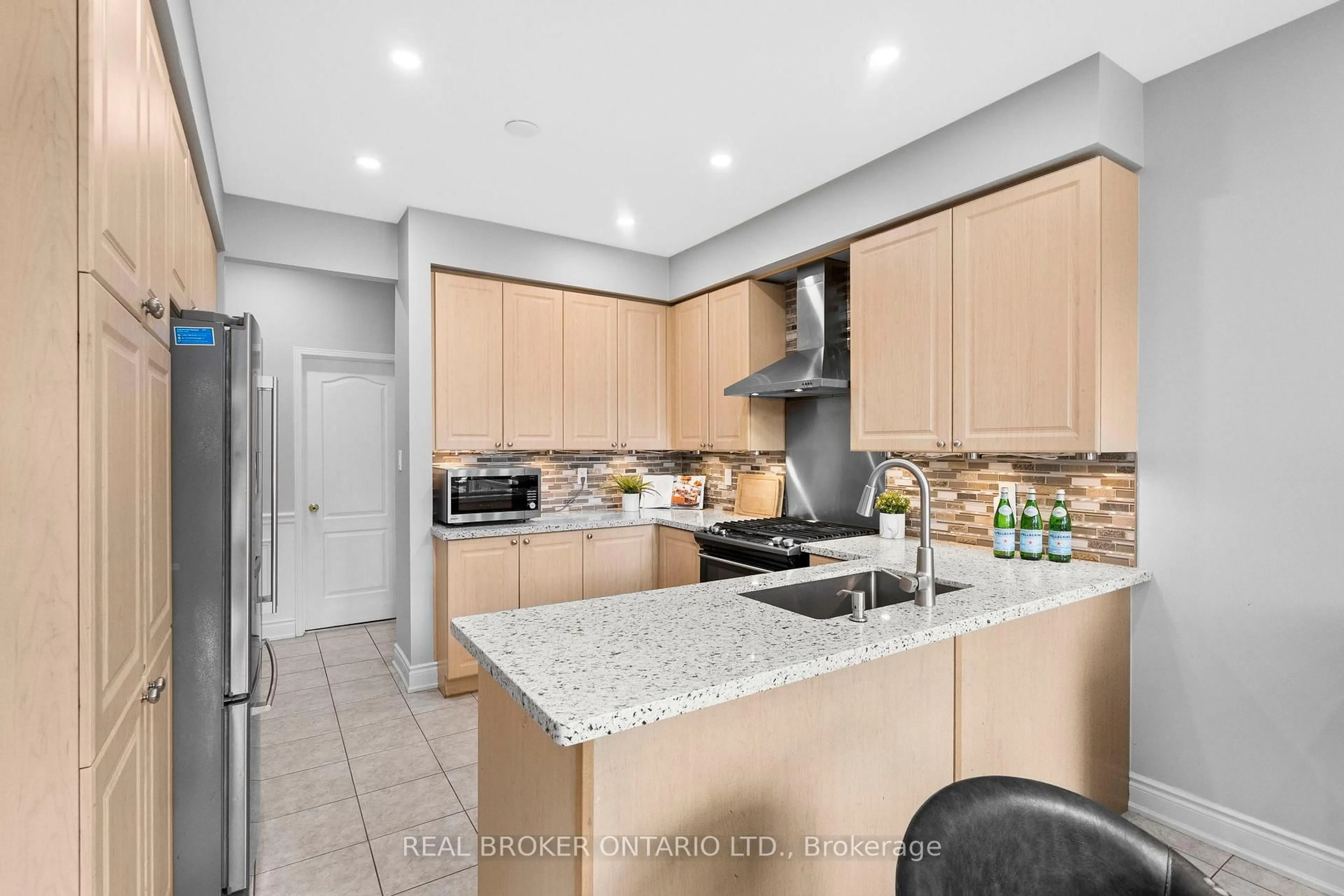 Unknown for 3450 Trilogy Tr, Mississauga Ontario L5M 0K2
