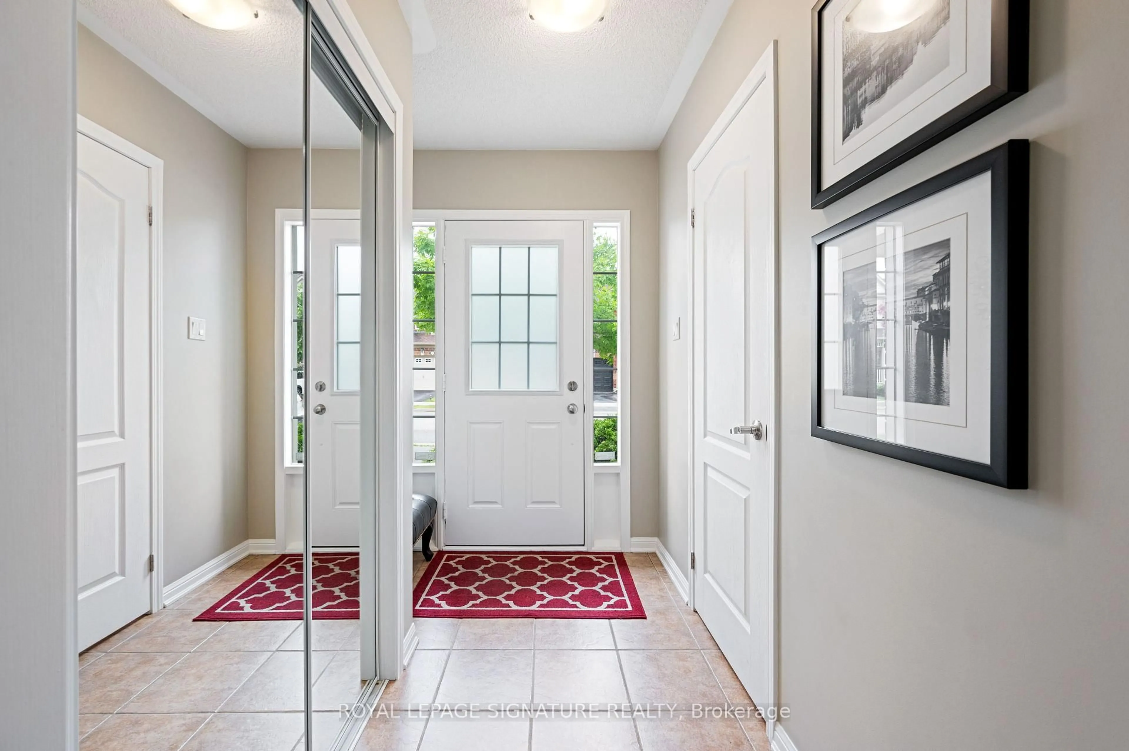 Indoor entryway for 798 Shortreed Cres, Milton Ontario L9T 0E9