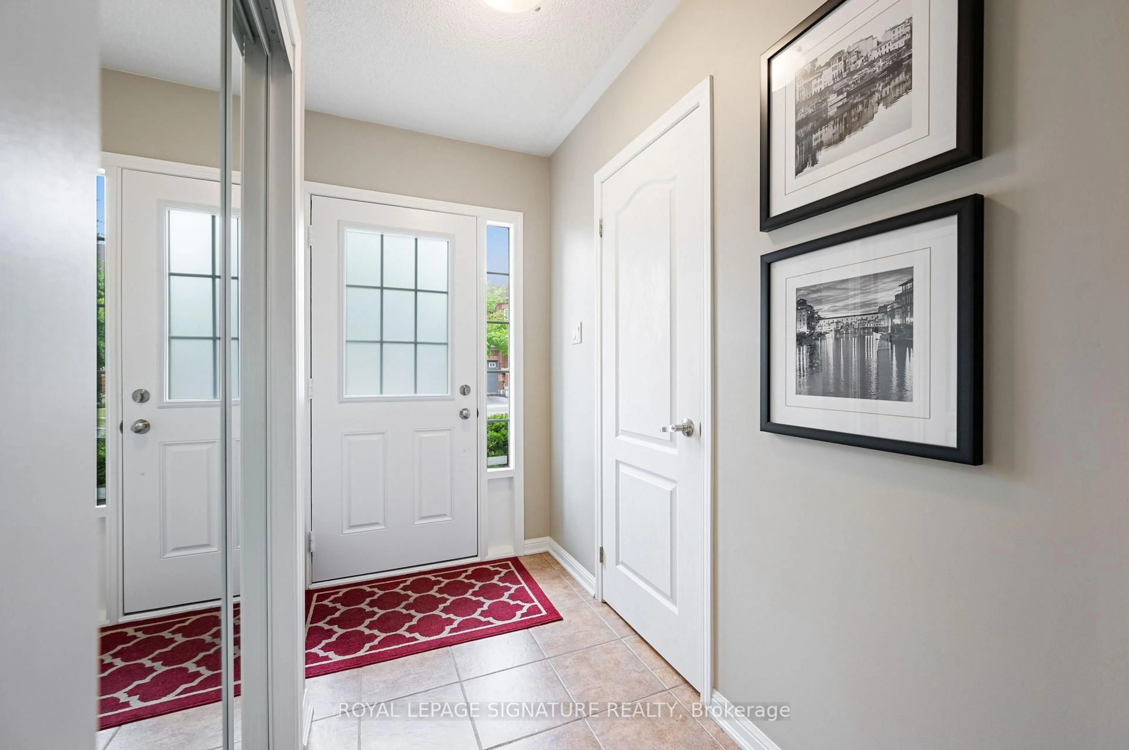 Indoor entryway for 798 Shortreed Cres, Milton Ontario L9T 0E9