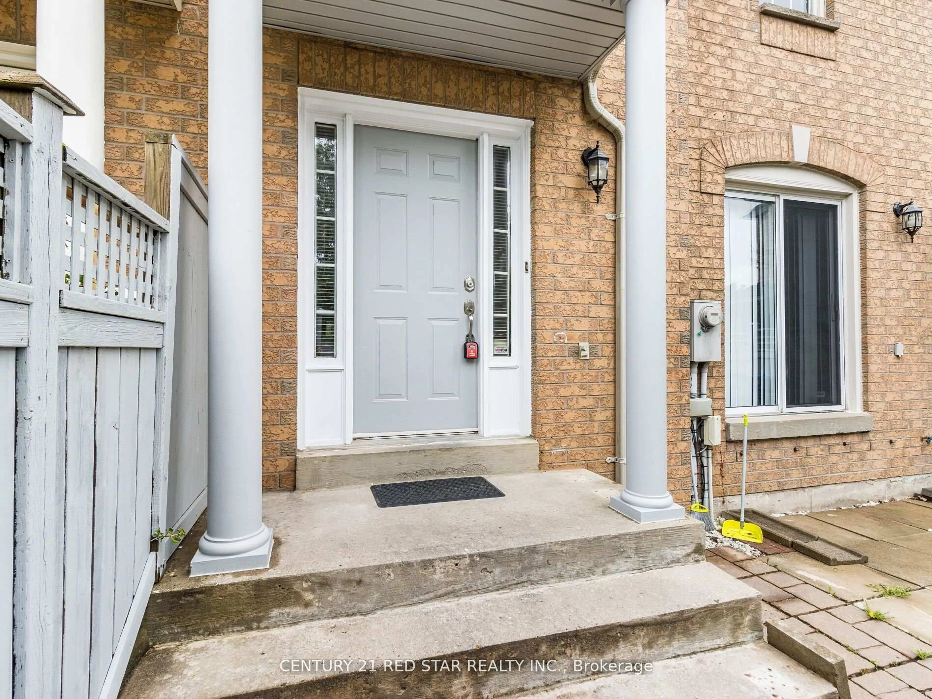 Indoor entryway for 95 Yellow Brick Rd, Brampton Ontario L6V 4K7