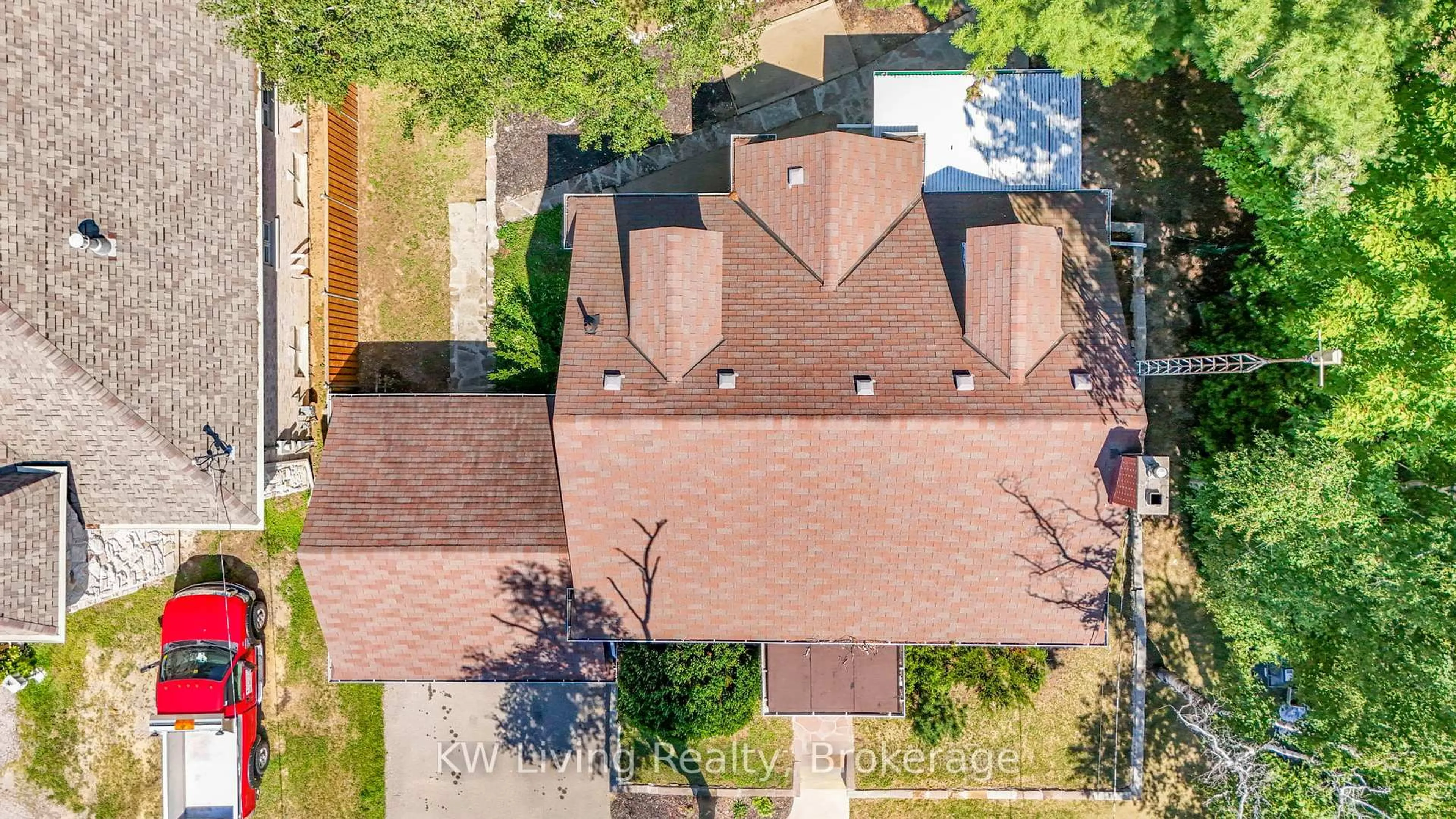A pic from outside/outdoor area/front of a property/back of a property/a pic from drone, street for 2463 Camilla Rd, Mississauga Ontario L5A 2K4