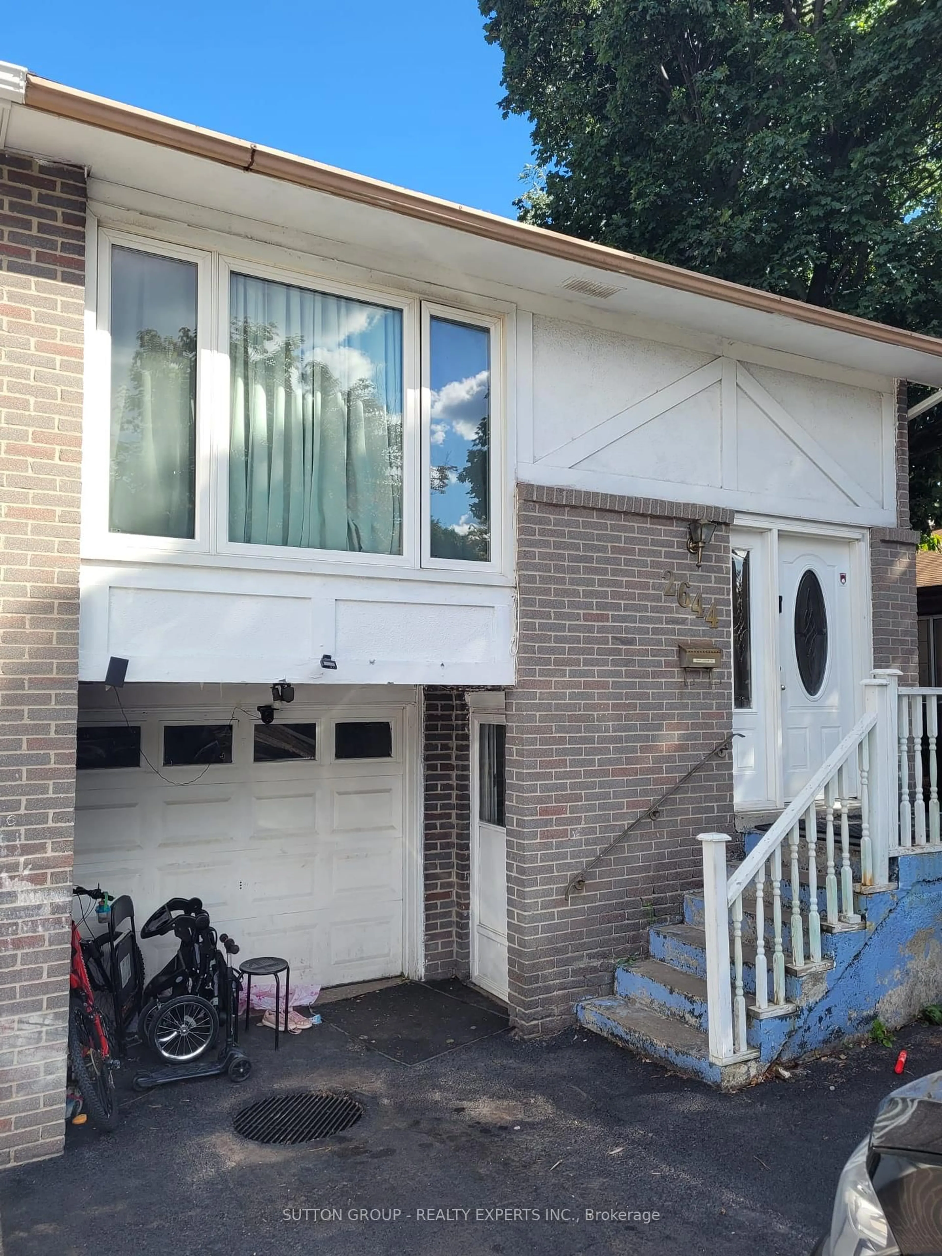 Home with brick exterior material, street for 2644 Lundene Rd, Mississauga Ontario L5J 1P8