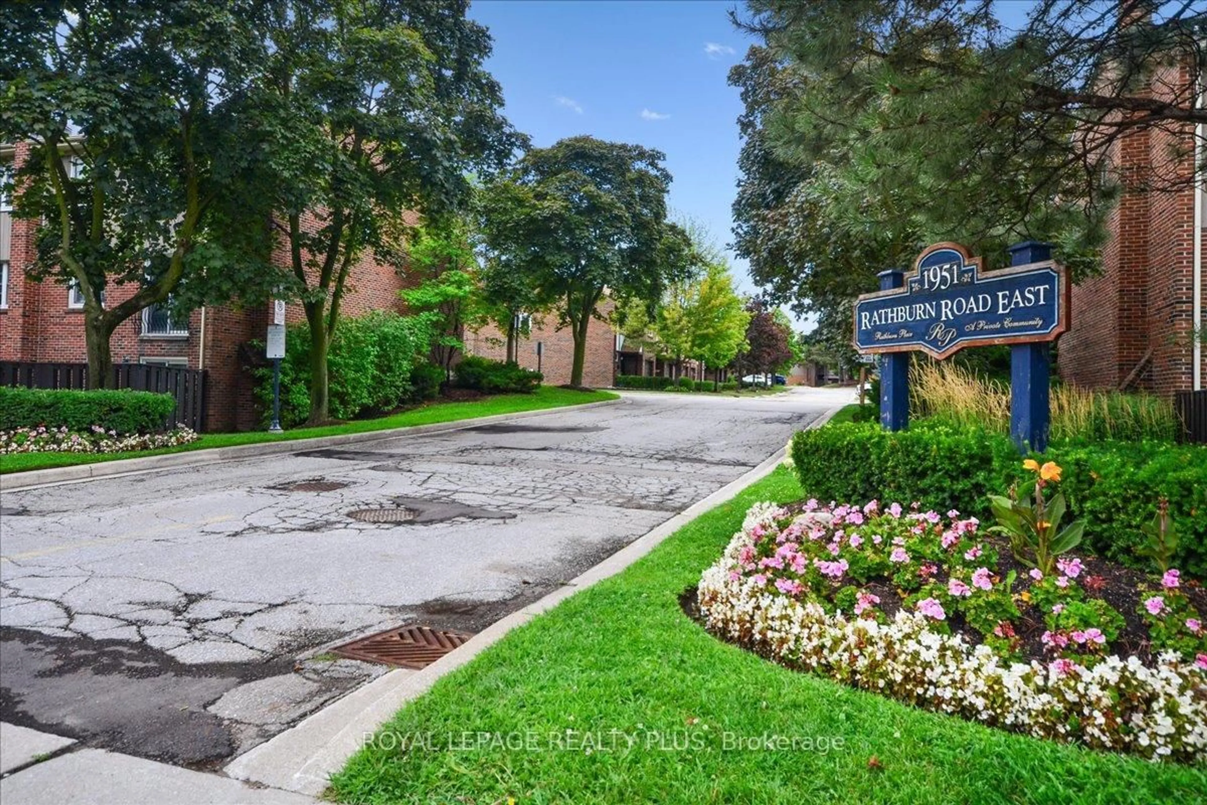 Unknown for 1951 Rathburn Rd #103, Mississauga Ontario L4W 2N9