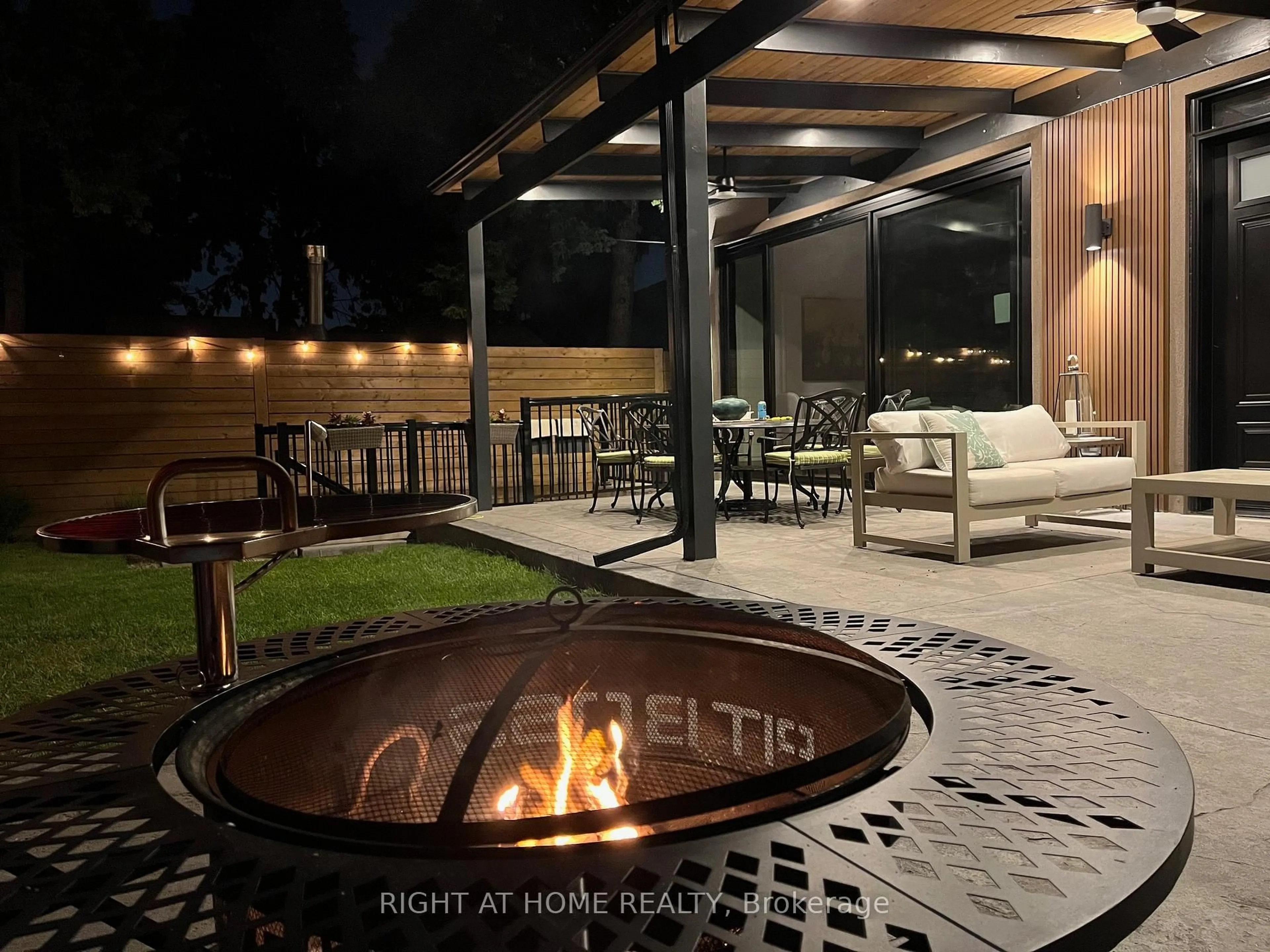 Patio, unknown for 118 Martin Grove Rd, Toronto Ontario M9B 4K5