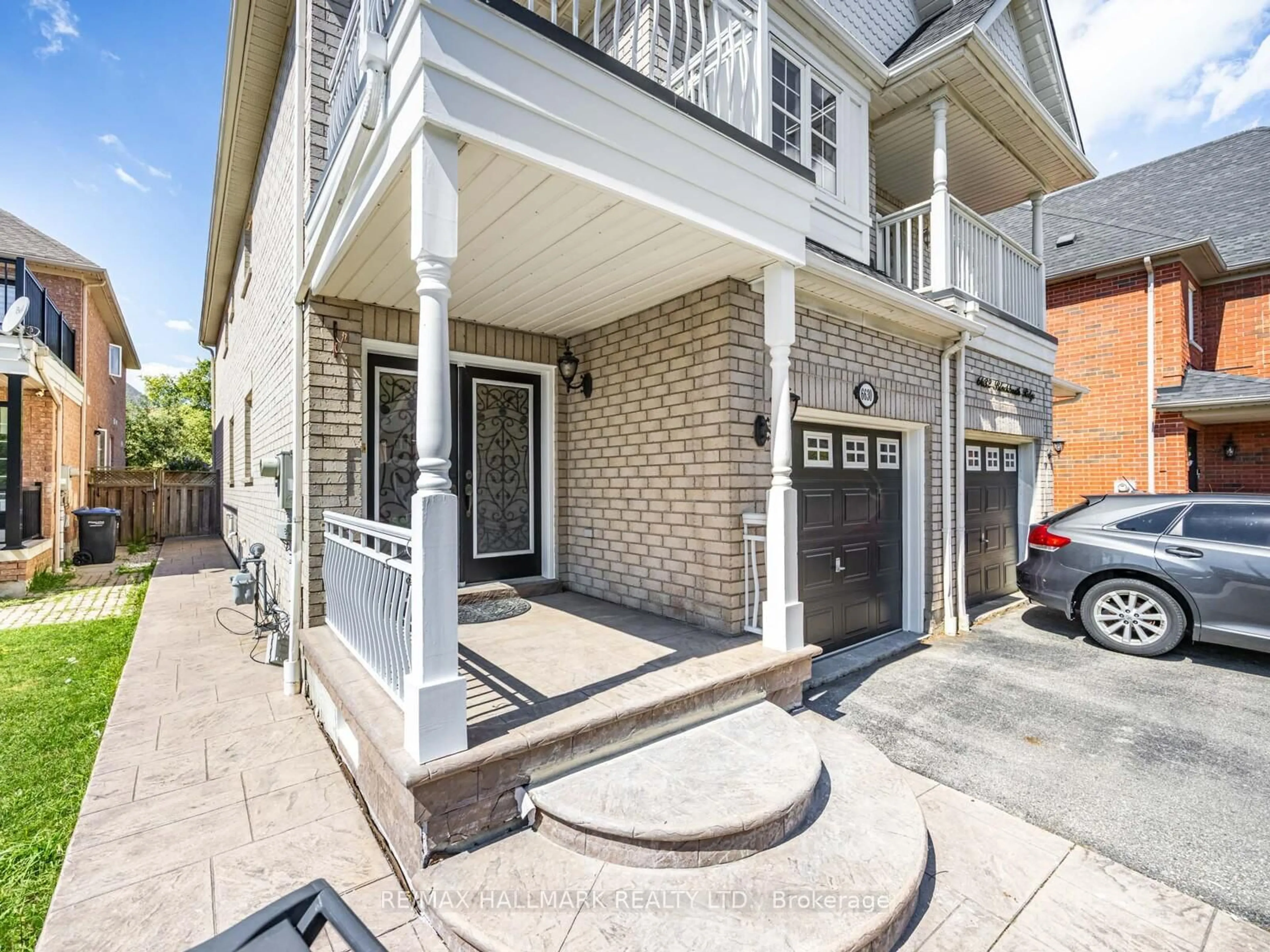 Home with brick exterior material, street for 6630 Blackheath Rdge, Mississauga Ontario L5W 1Z7