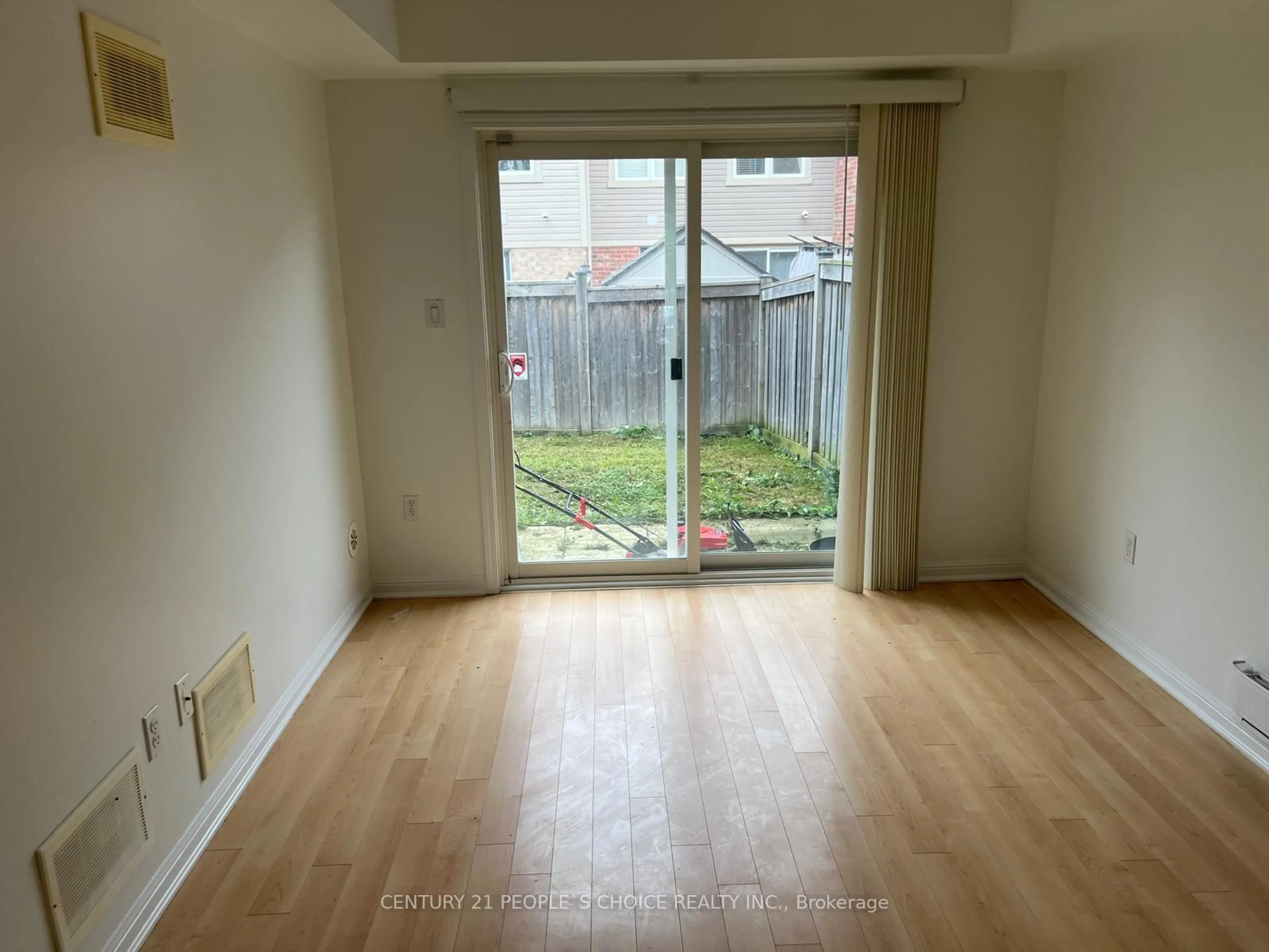 A pic of a room for 15 Lanternlight Lane, Brampton Ontario L7A 0S5
