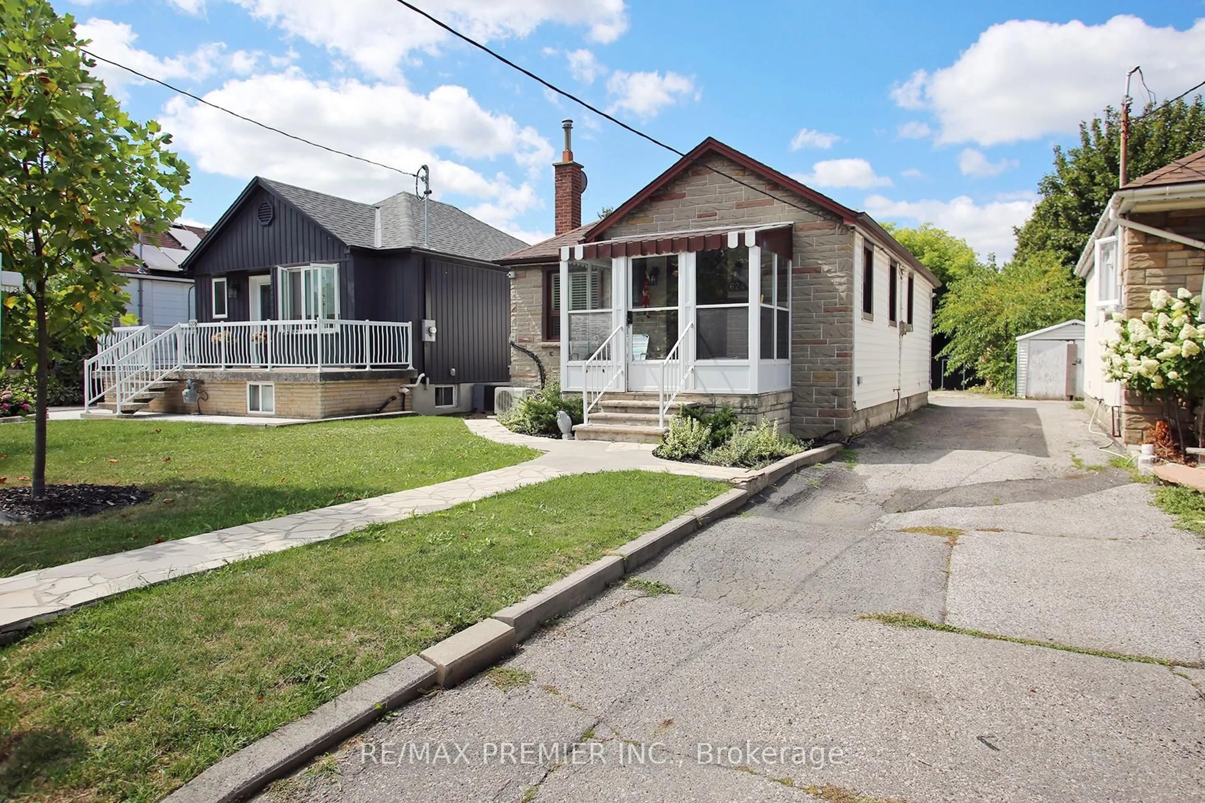 Unknown for 624 McRoberts Ave, Toronto Ontario M6E 4R7