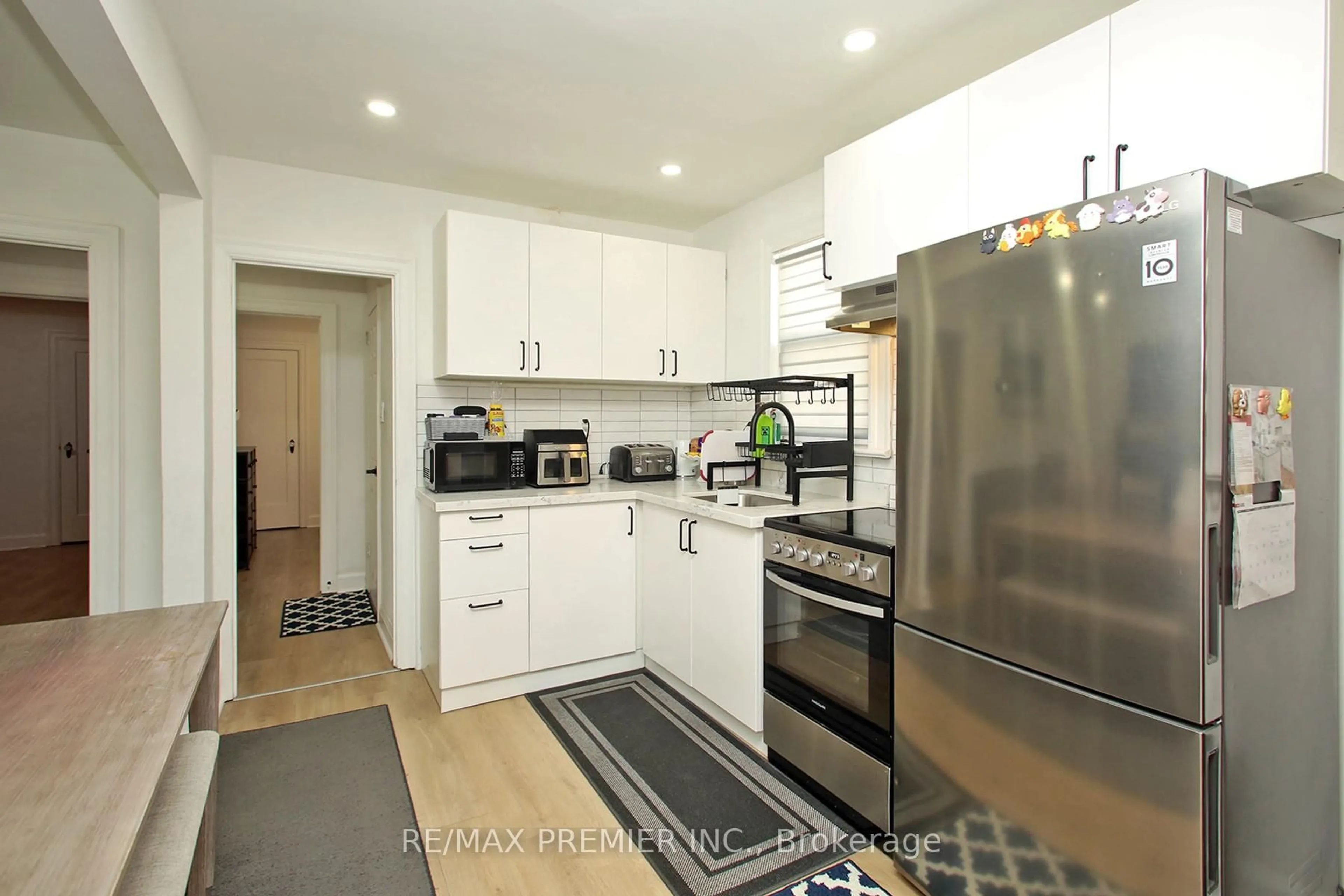 Open concept kitchen, unknown for 624 McRoberts Ave, Toronto Ontario M6E 4R7