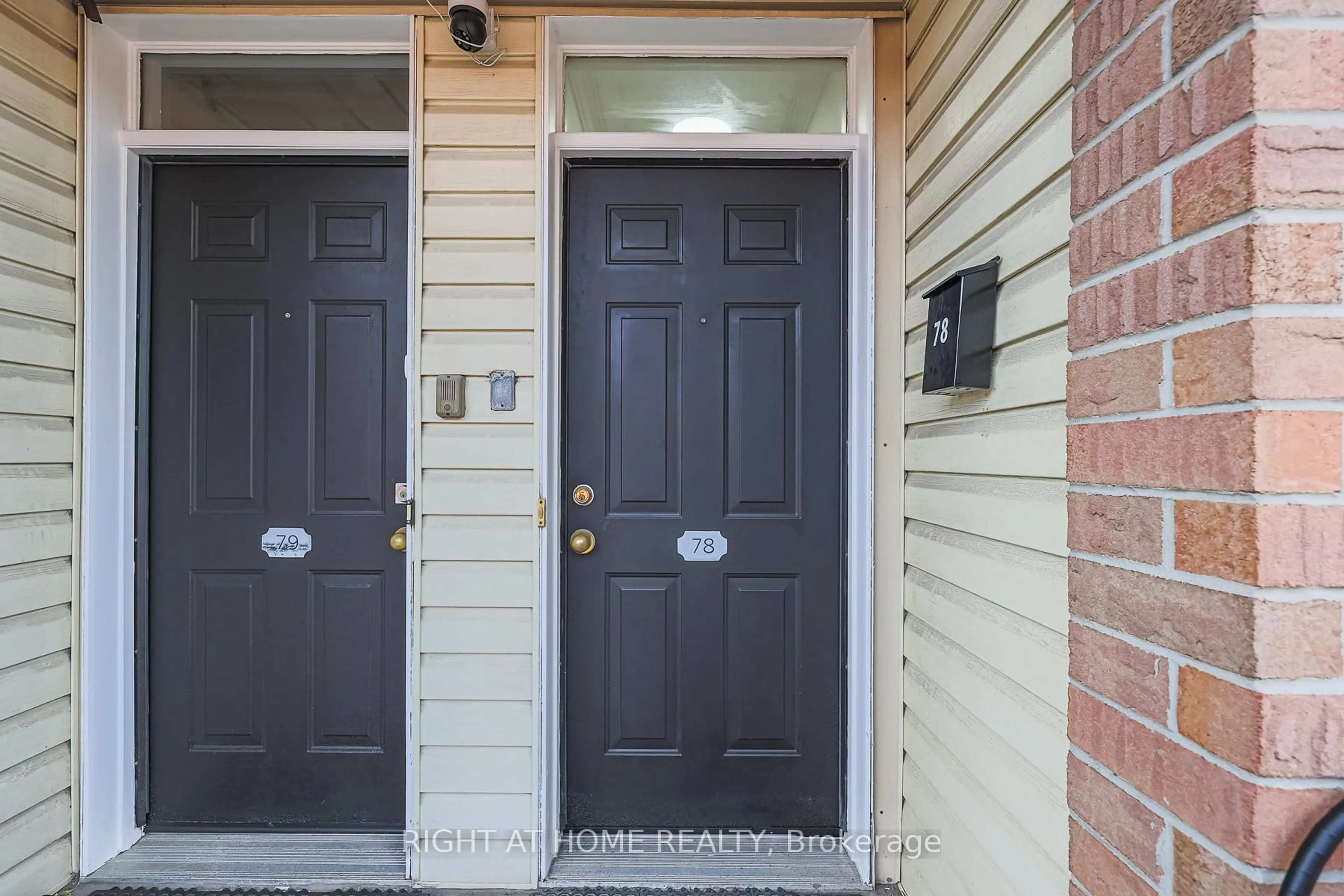 Indoor entryway for 760 Lawrence Ave #78, Toronto Ontario M6A 3E7