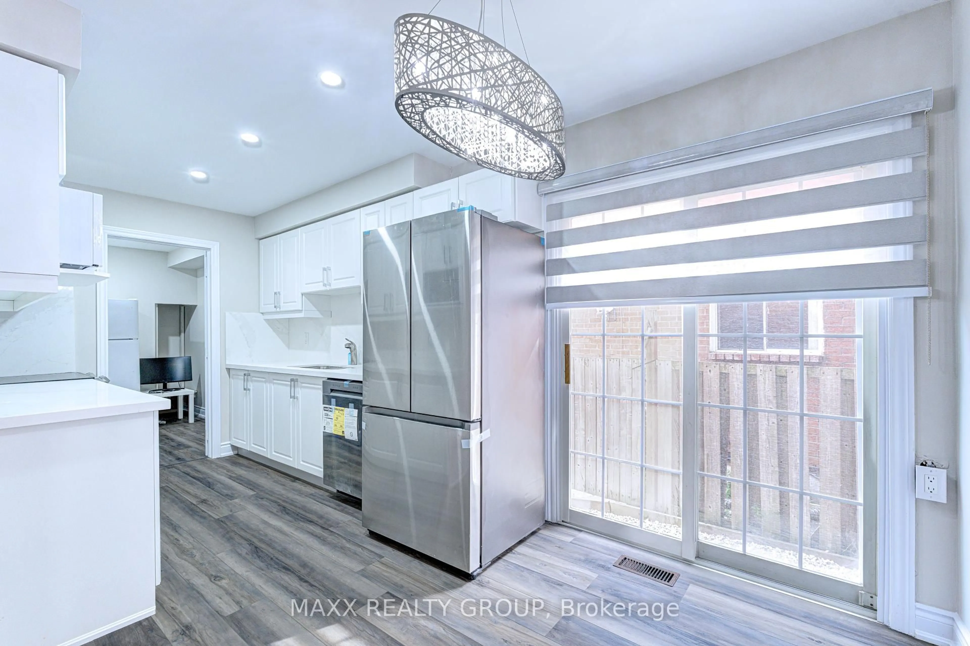 Open concept kitchen, unknown for 109 Woodsend Ru, Brampton Ontario L6Y 4H7