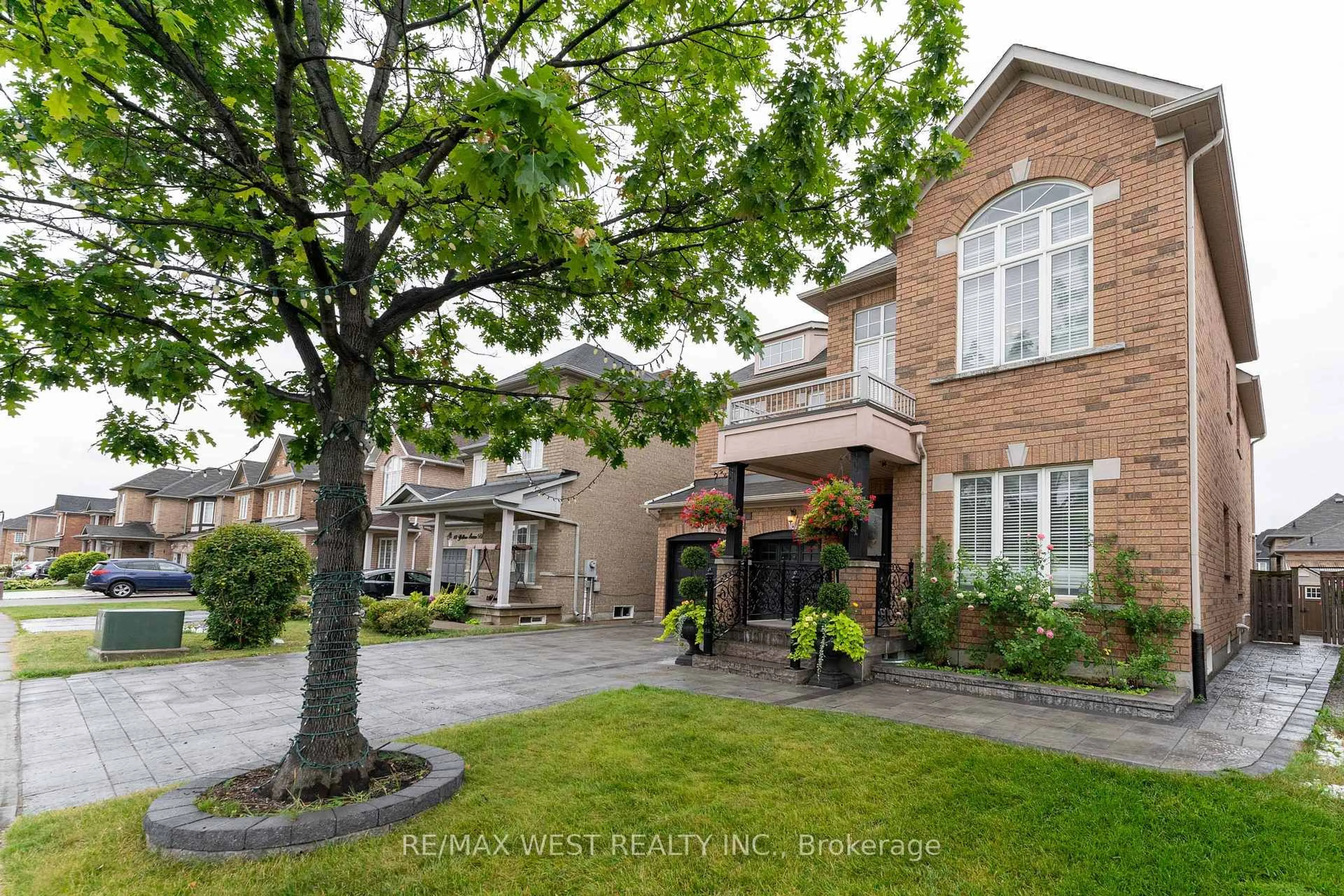 Home with brick exterior material, street for 8 Yellow Avens Blvd, Brampton Ontario L6R 0K5