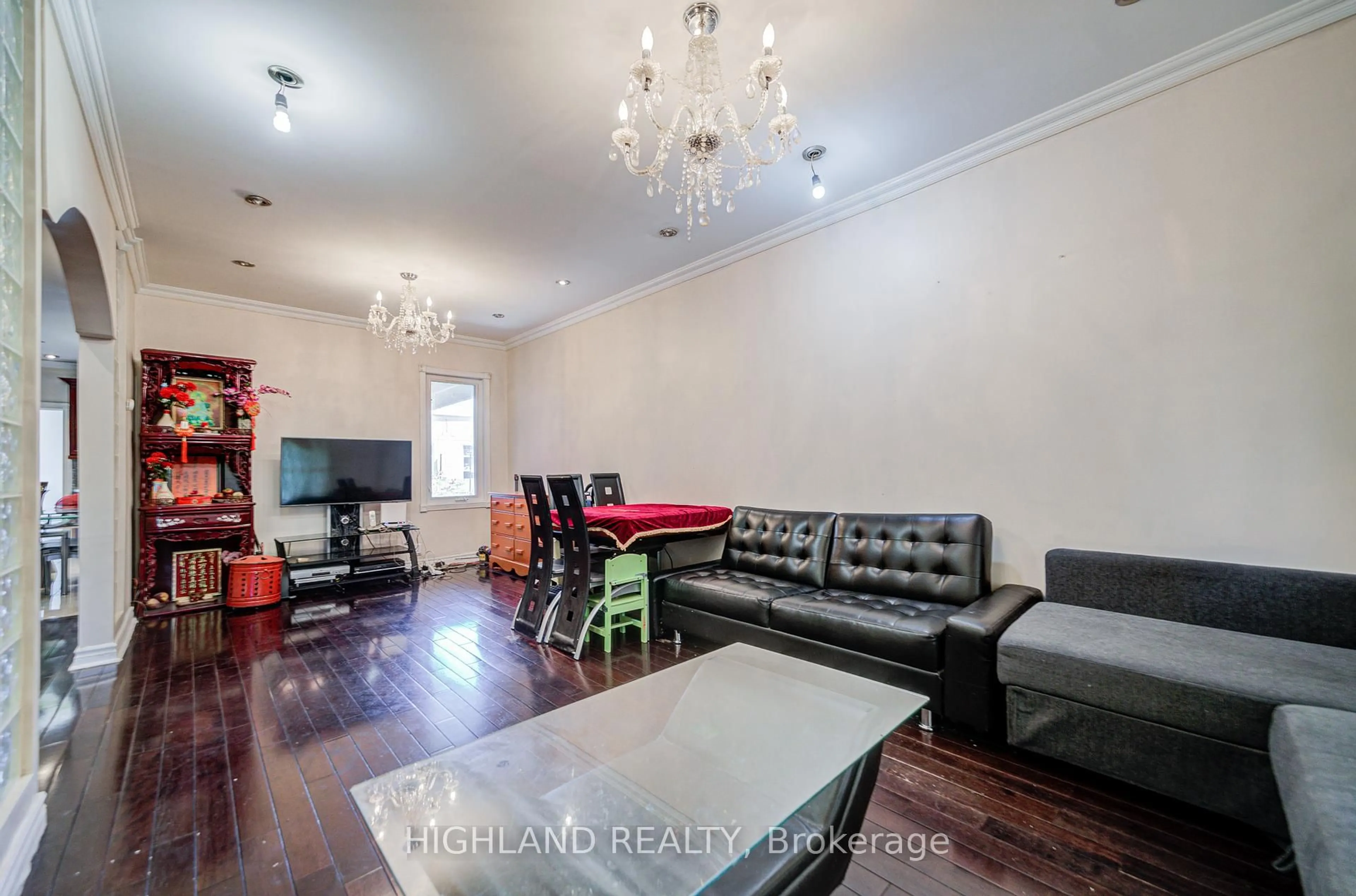 Unknown for 123 Russett Ave, Toronto Ontario M6H 3M4
