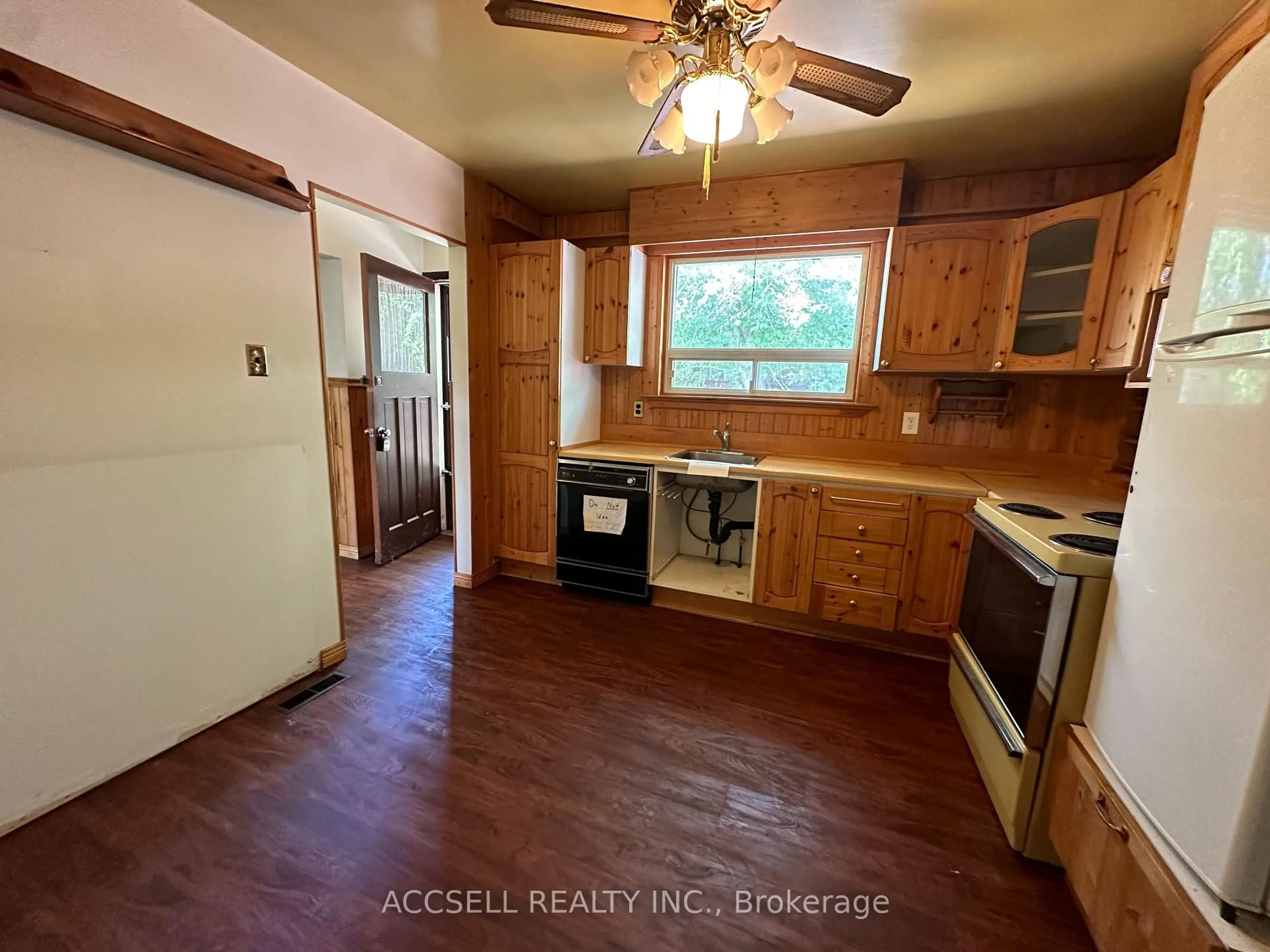 A pic of a room for 137 Earnscliffe Circ, Brampton Ontario L6T 2B6