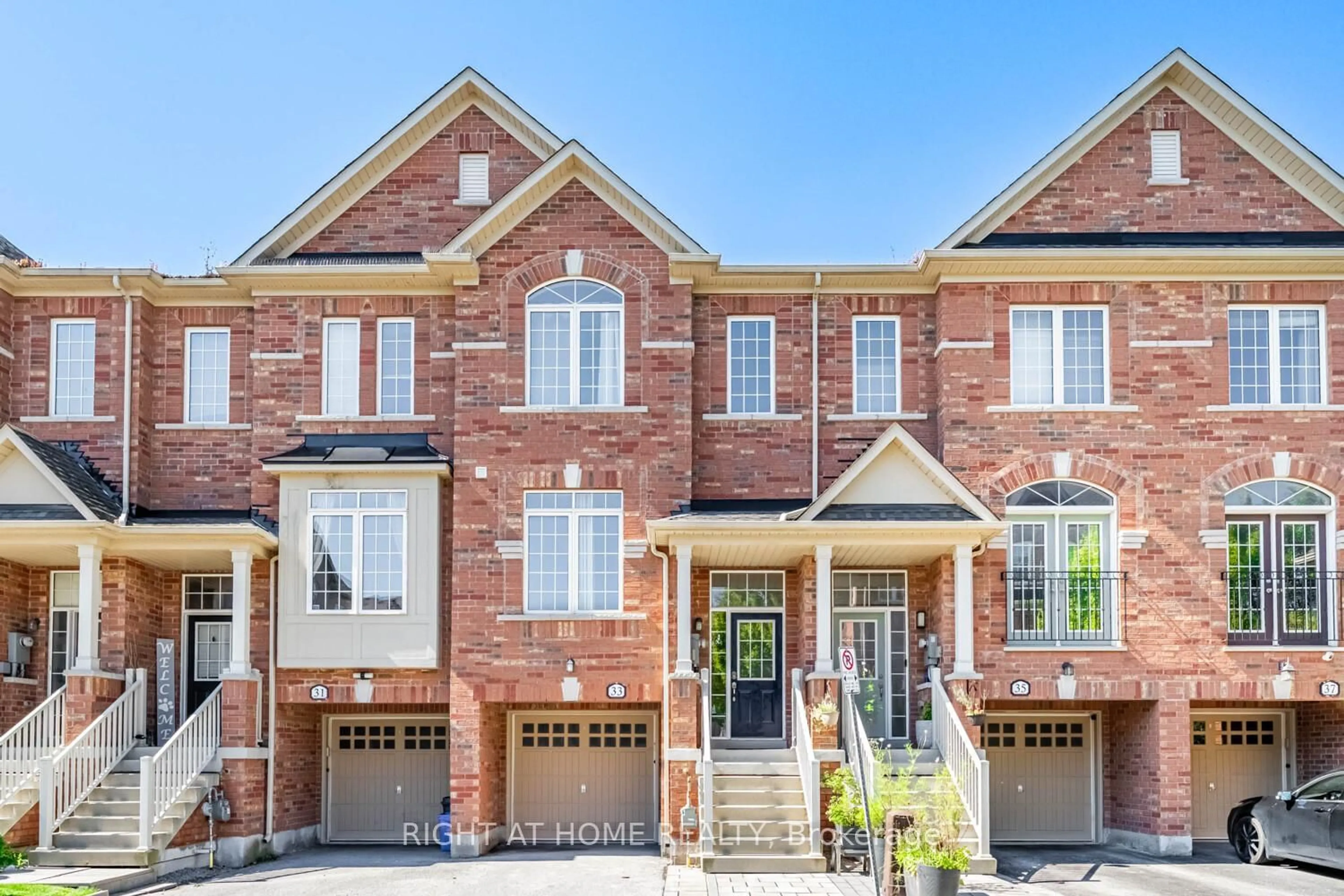 Home with brick exterior material, street for 33 Promenade Tr, Halton Hills Ontario L7G 0G8