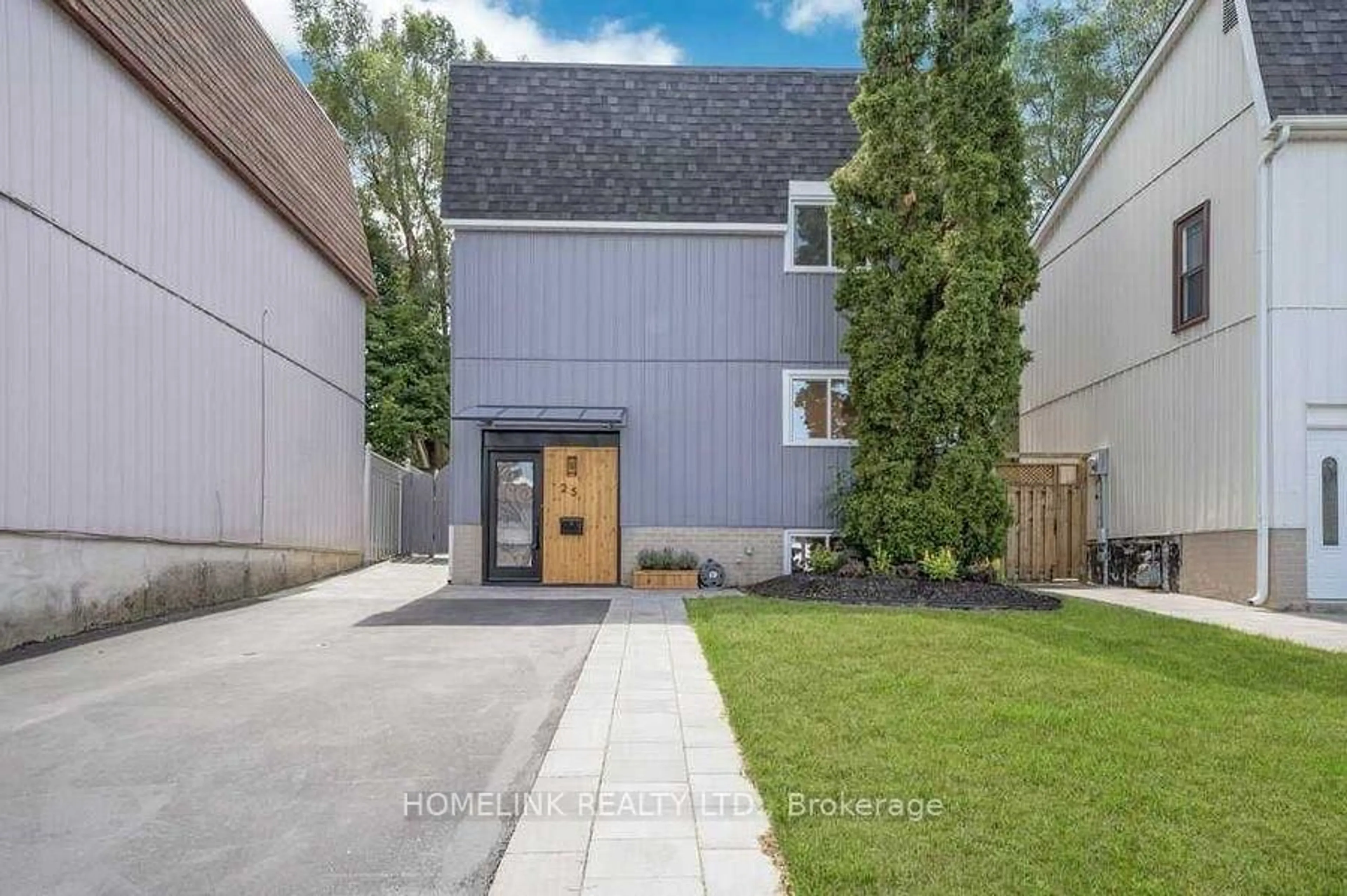 Home with brick exterior material, street for 25 Hercules Crt, Brampton Ontario L6S 1X6