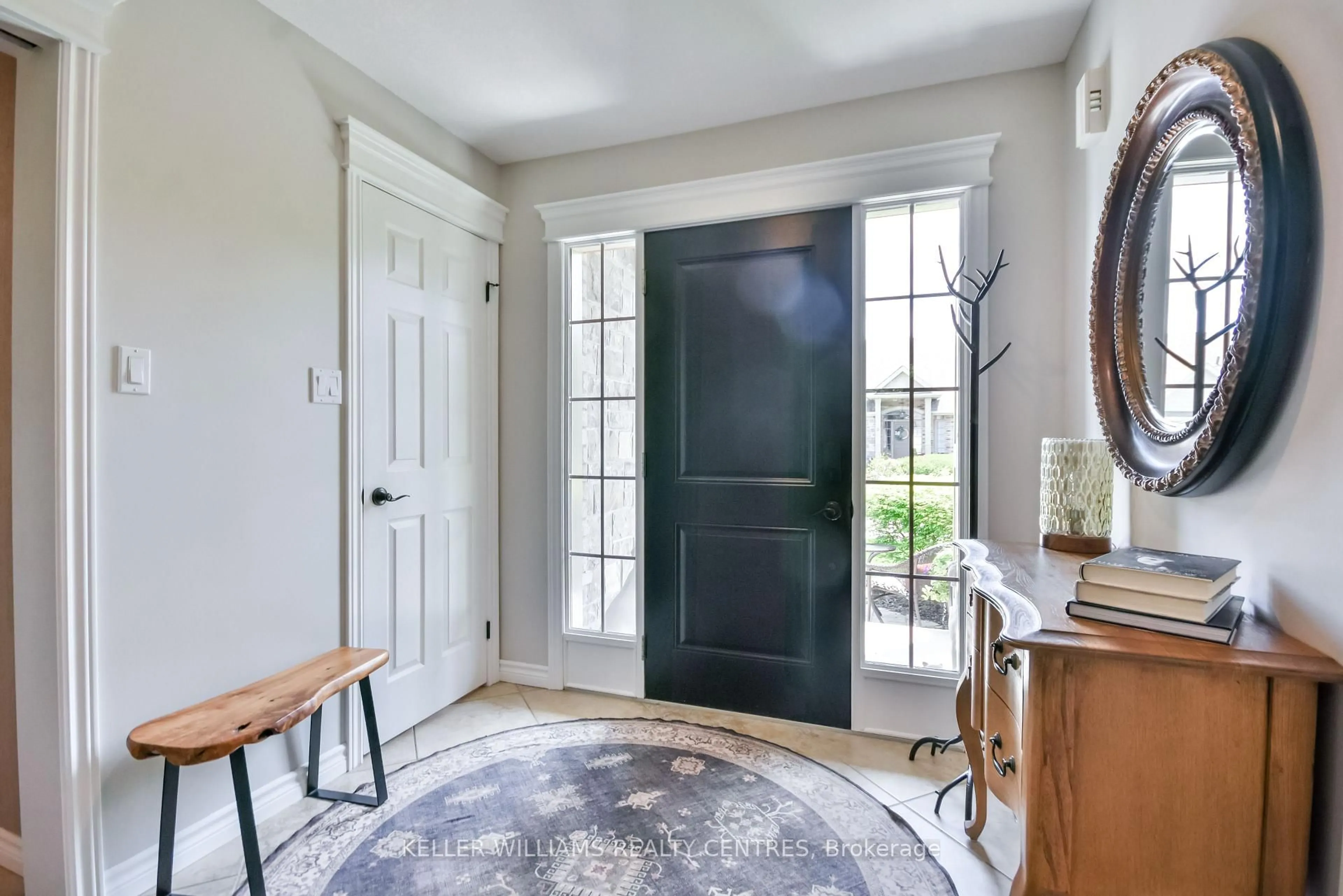 Indoor entryway for 10 Reddington Dr #1, Caledon Ontario L7E 4C3