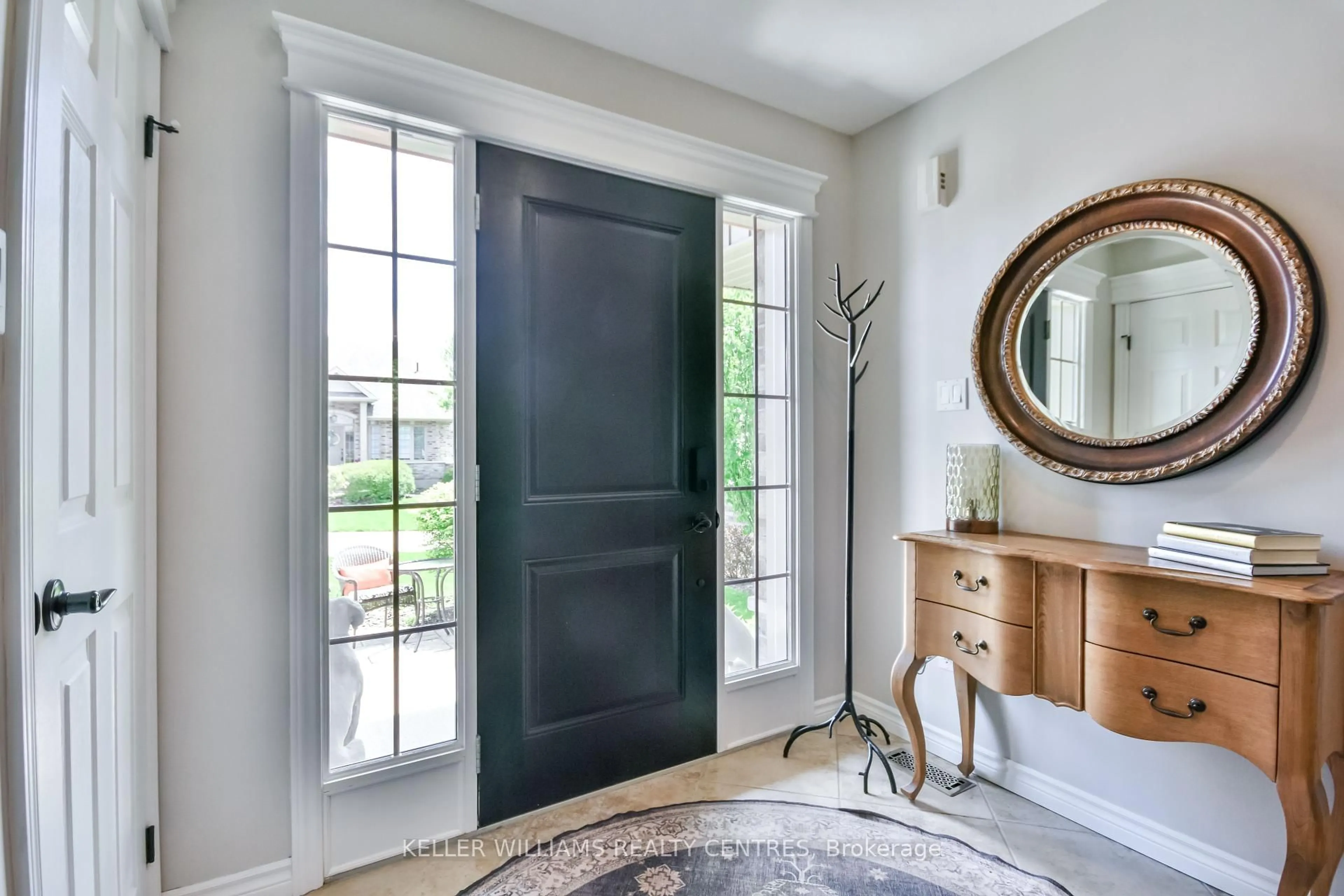 Indoor entryway for 10 Reddington Dr #1, Caledon Ontario L7E 4C3