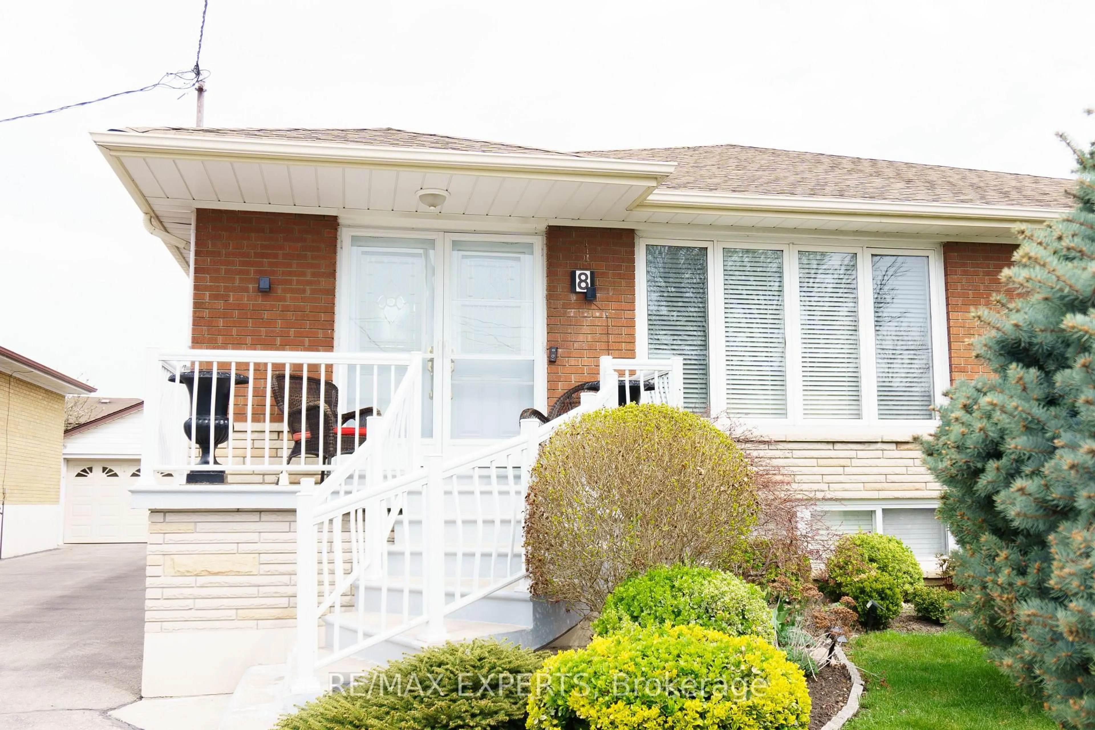 Unknown for 8 Charrington Cres, Toronto Ontario M3L 2C4