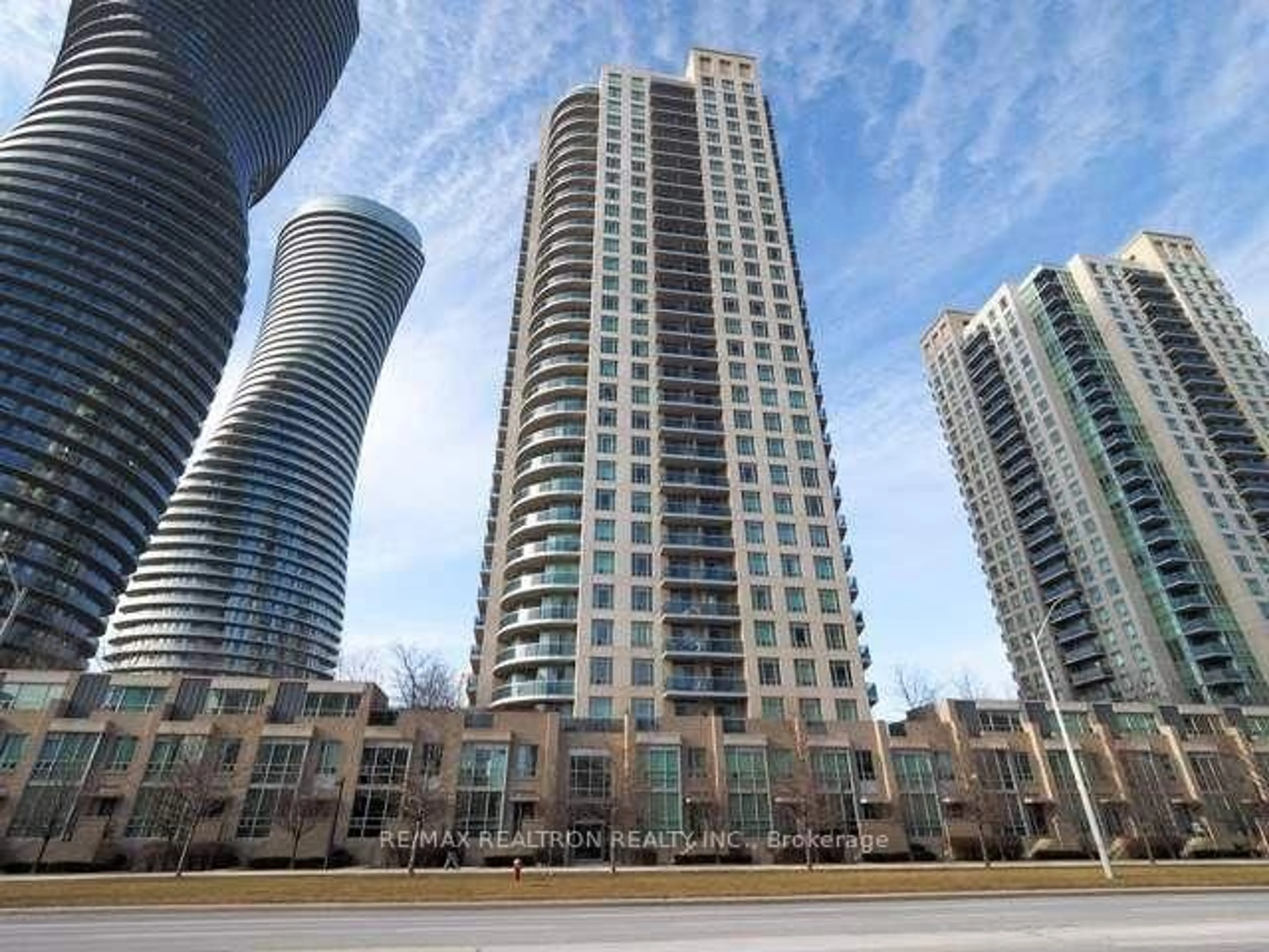 Indoor foyer for 70 Absolute Ave #3106, Mississauga Ontario L4Z 0A4