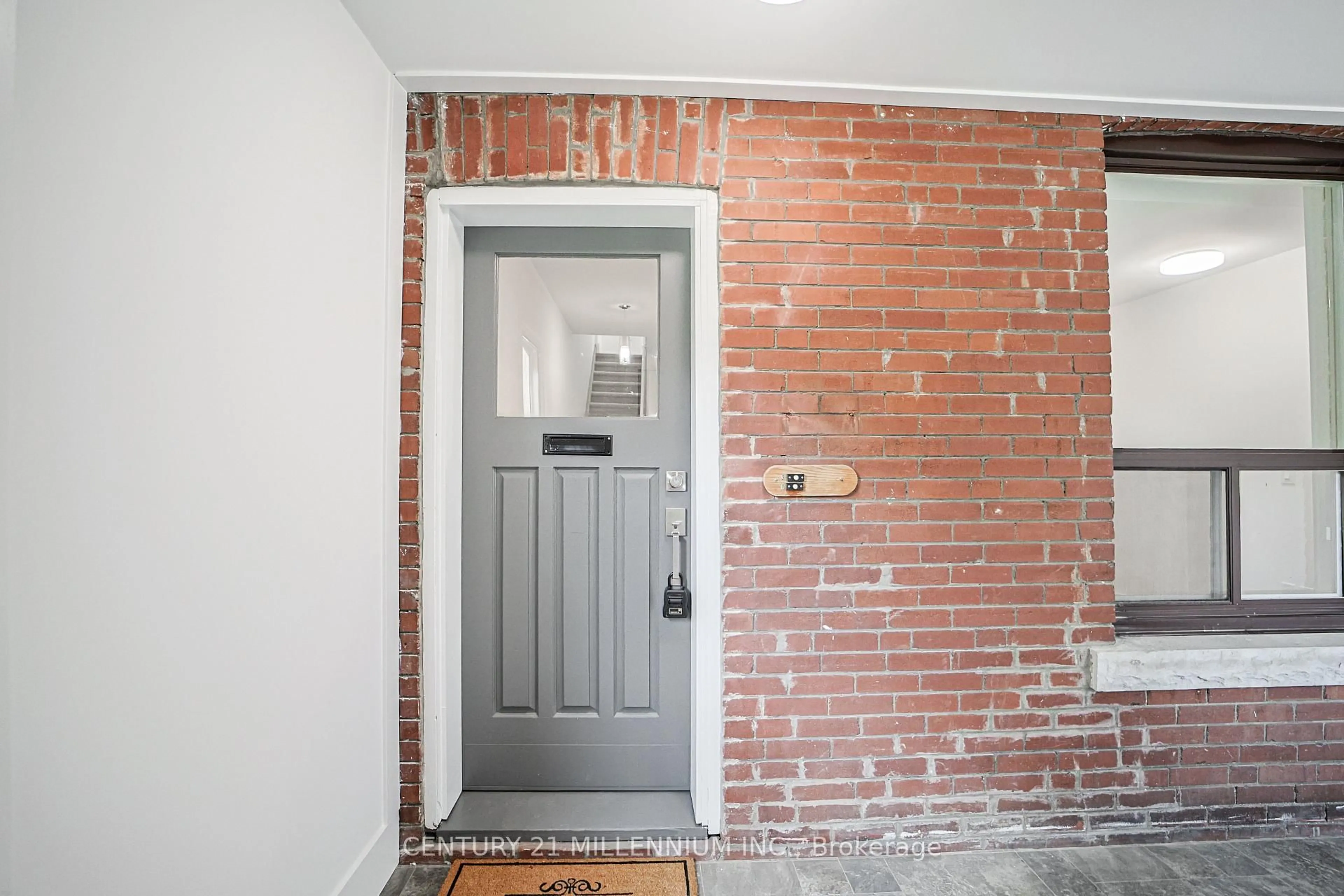 Indoor entryway for 136 Mavety St, Toronto Ontario M6P 2L9