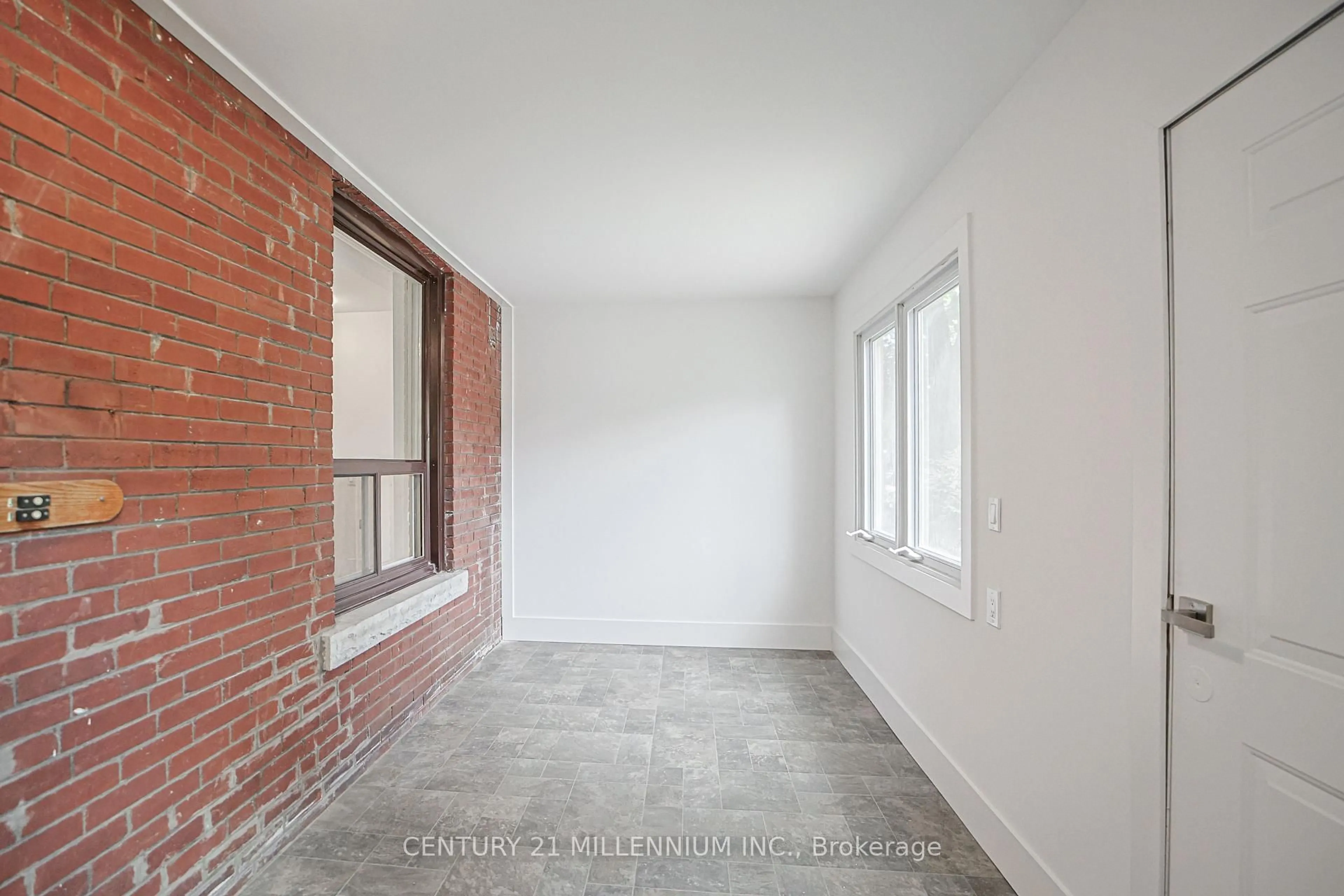 Unknown for 136 Mavety St, Toronto Ontario M6P 2L9