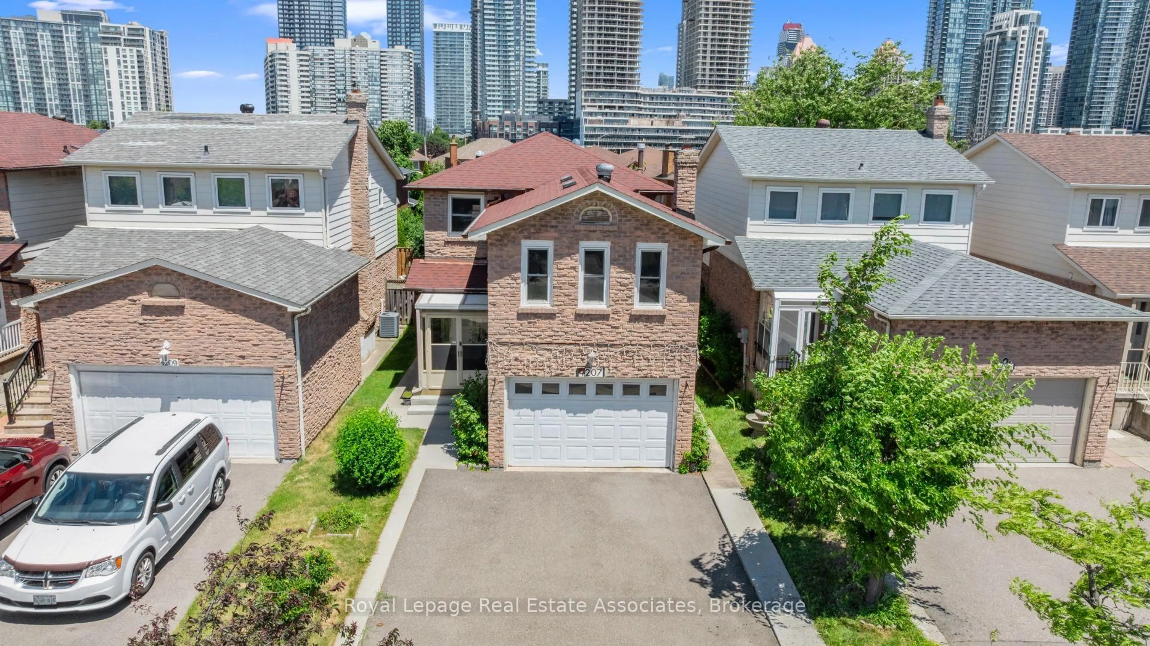 A pic from outside/outdoor area/front of a property/back of a property/a pic from drone, city buildings view from balcony for 4207 Elora Dr, Mississauga Ontario L5B 2Y6