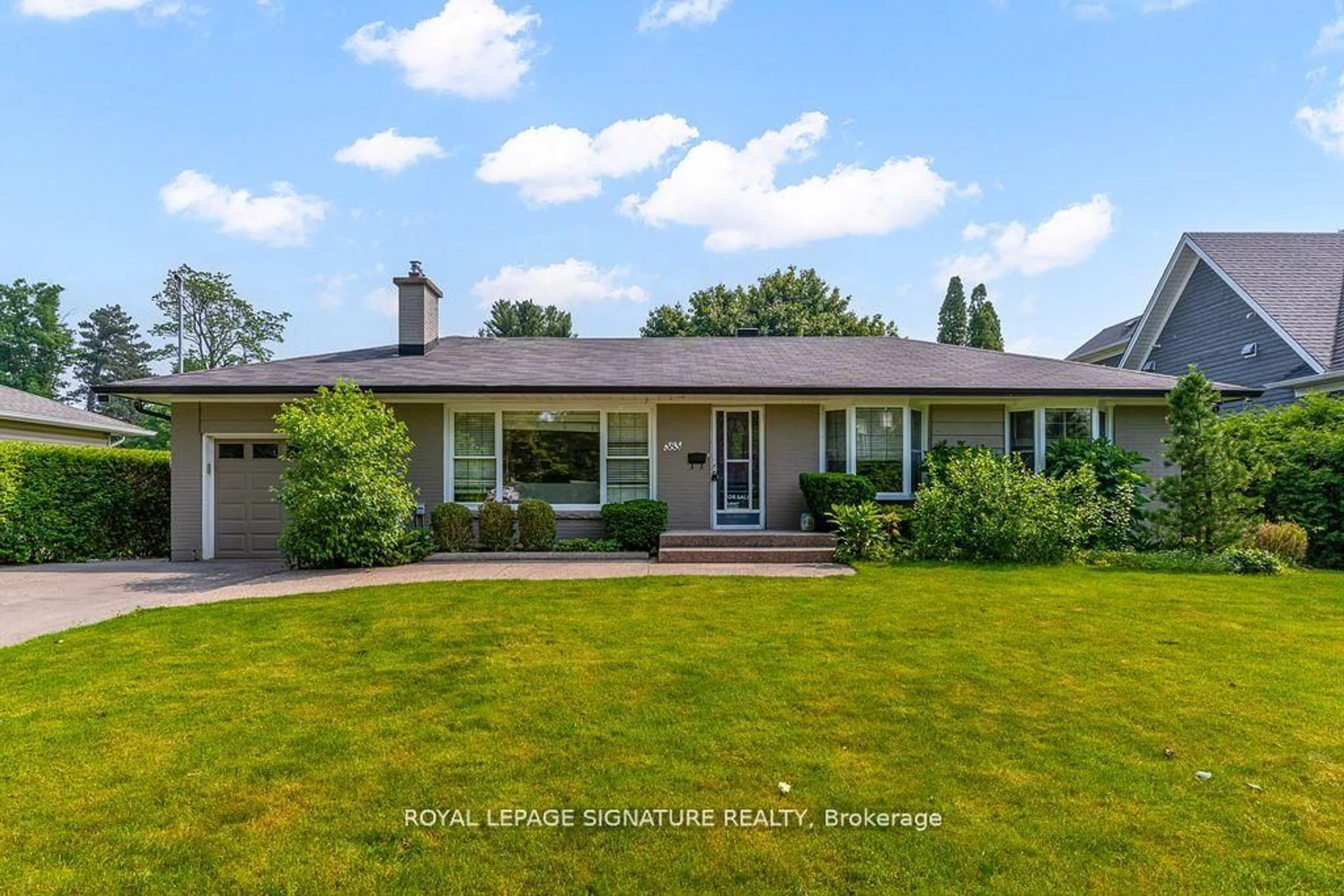 Unknown for 383 Maplehurst Ave, Oakville Ontario L6L 4Y3
