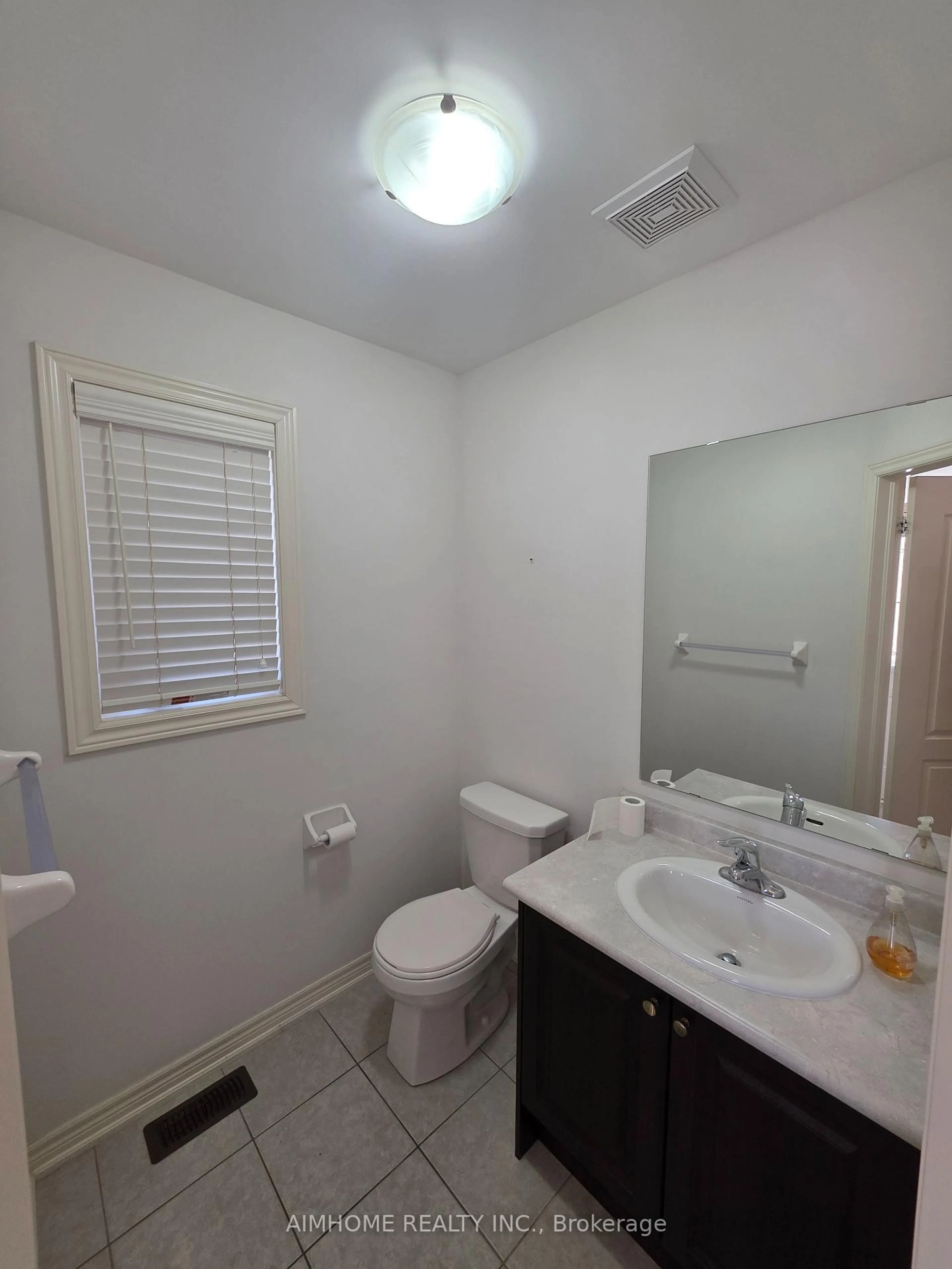Standard bathroom, floor is not visible for 426 George Ryan Ave, Oakville Ontario L6H 0S2