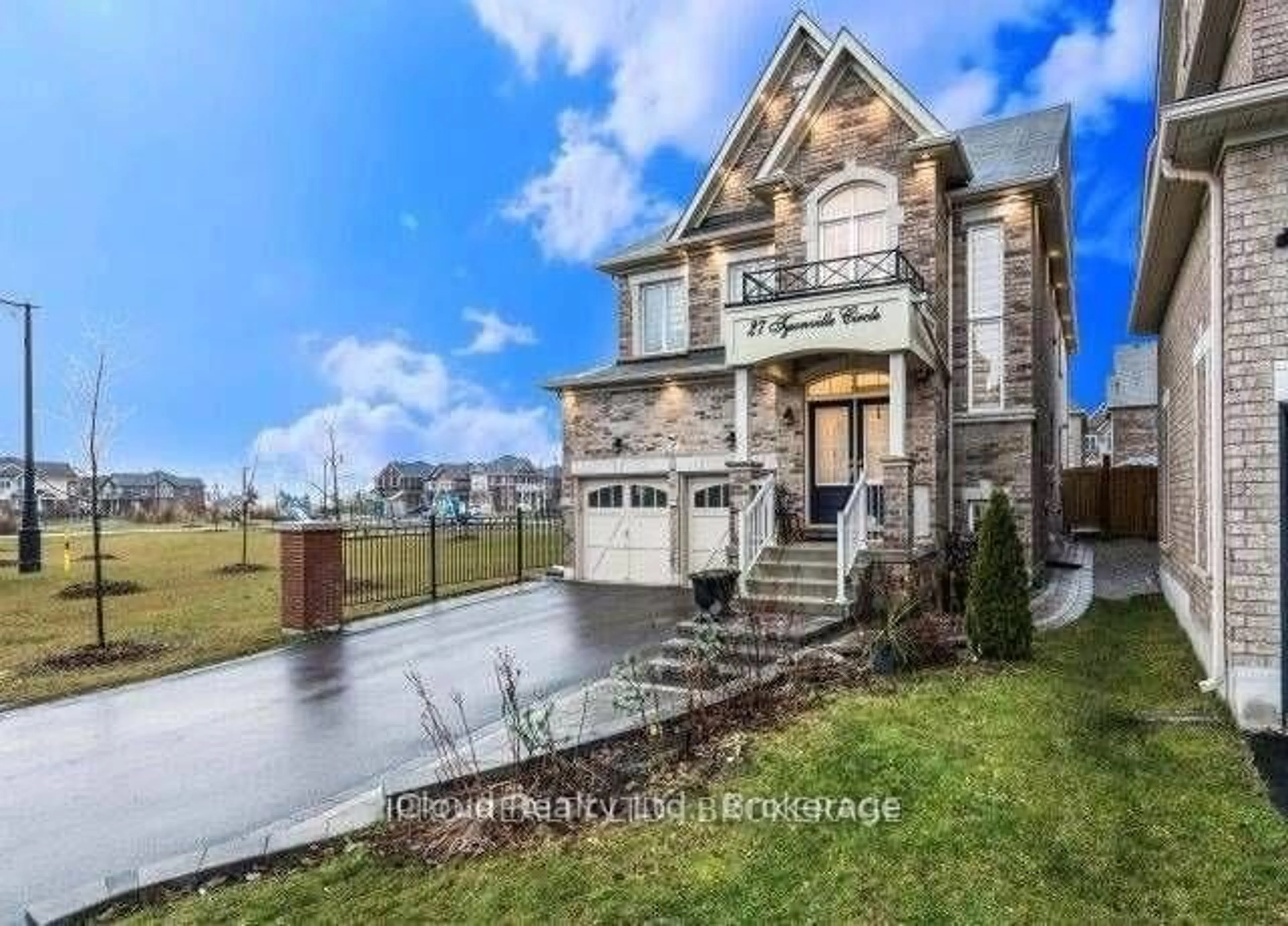 Home with brick exterior material, street for 27 Tysonville Circ, Brampton Ontario L7A 4A6